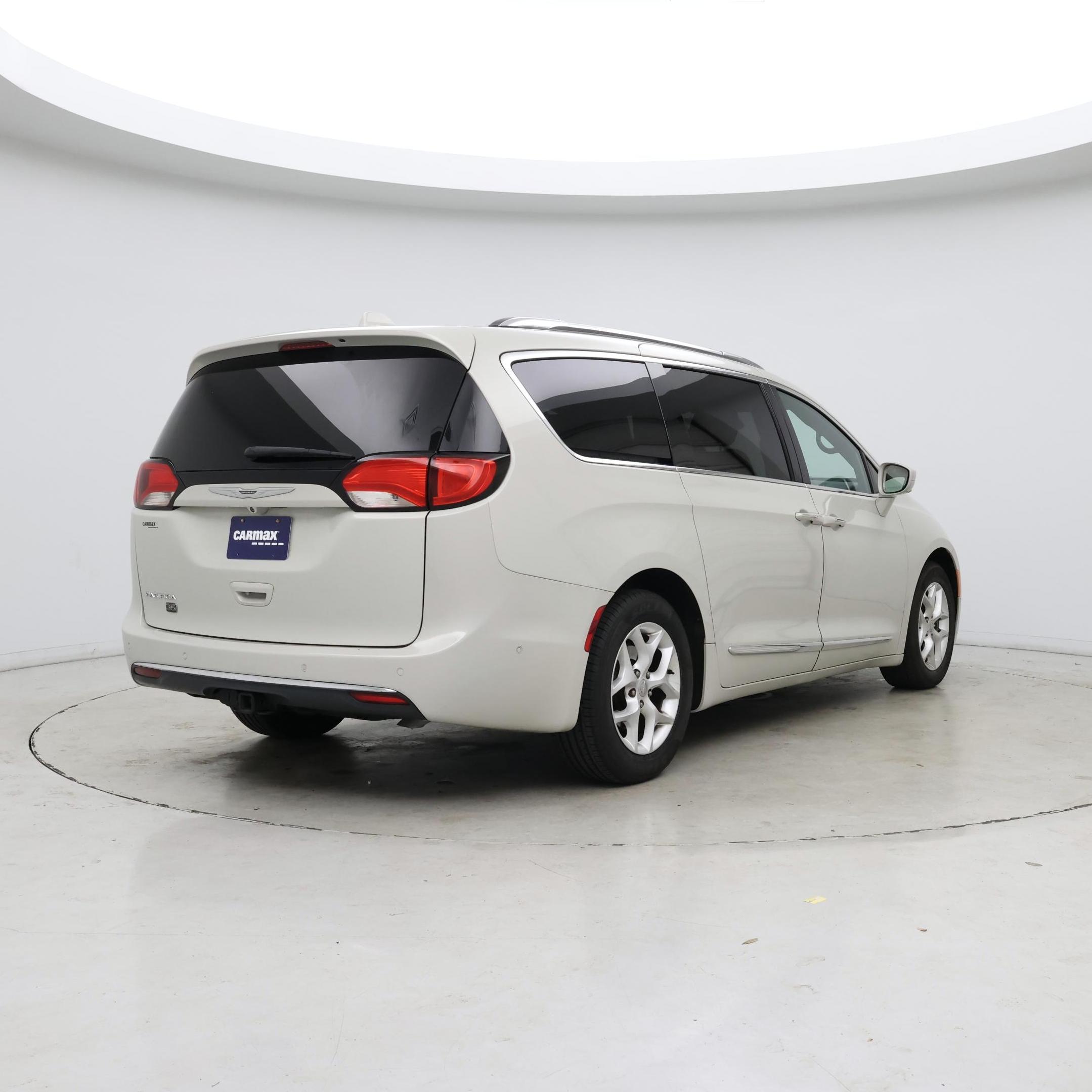 Thumbnail: 2020 Chrysler Pacifica - 8
