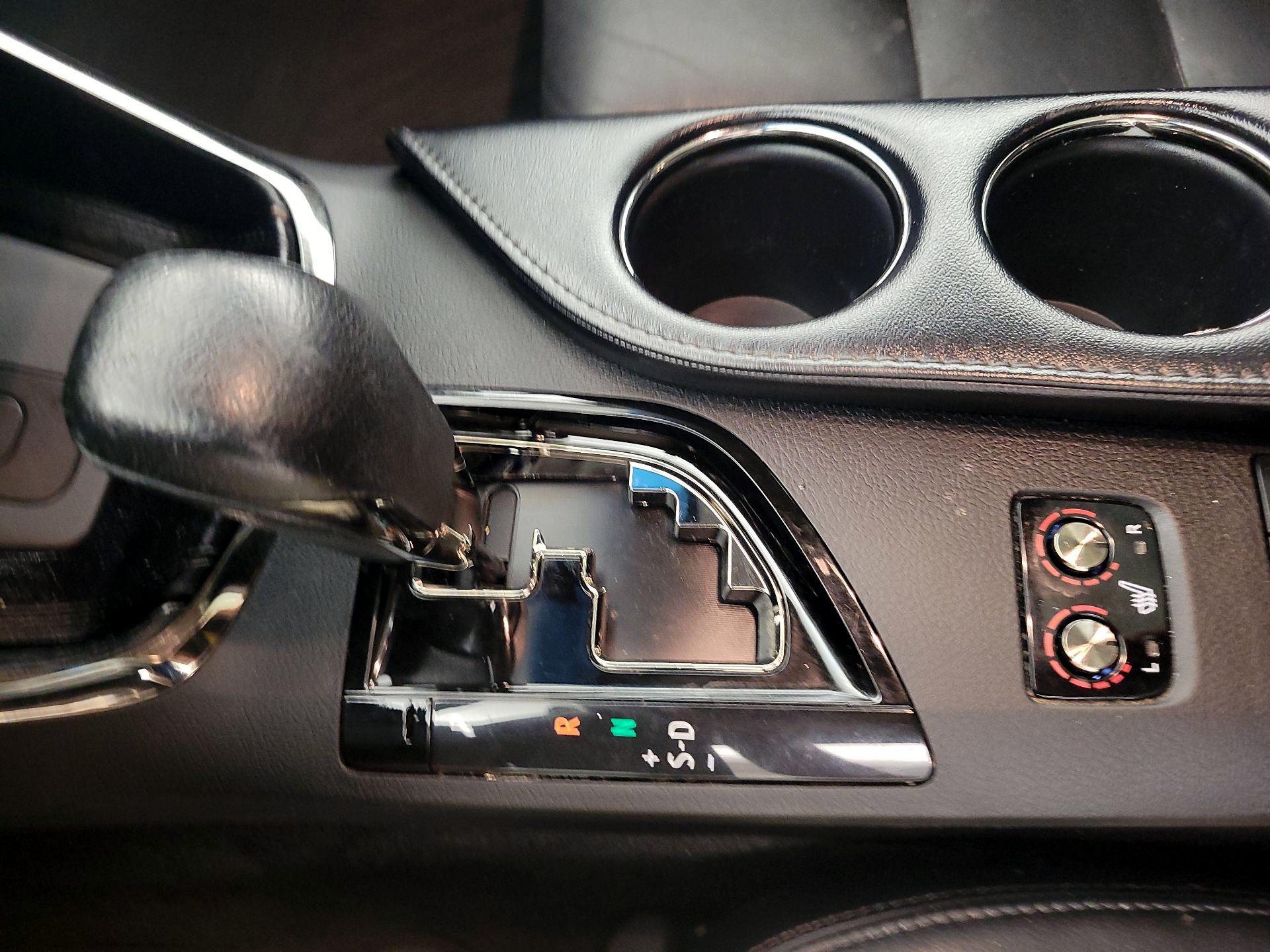 Thumbnail: 2016 Toyota Avalon - 17