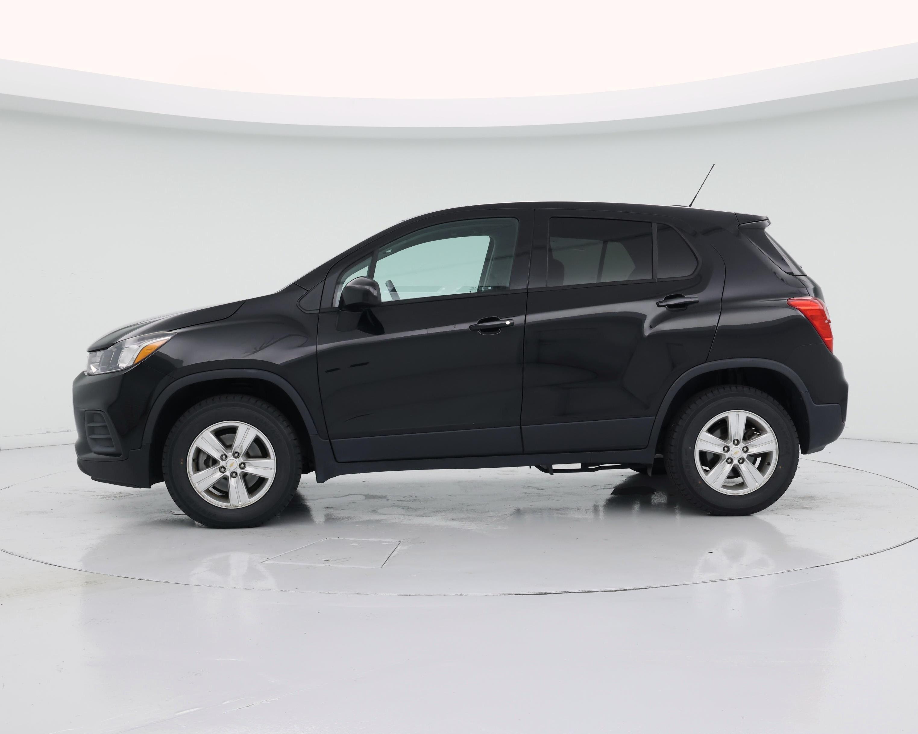 Thumbnail: 2021 Chevrolet Trax - 3