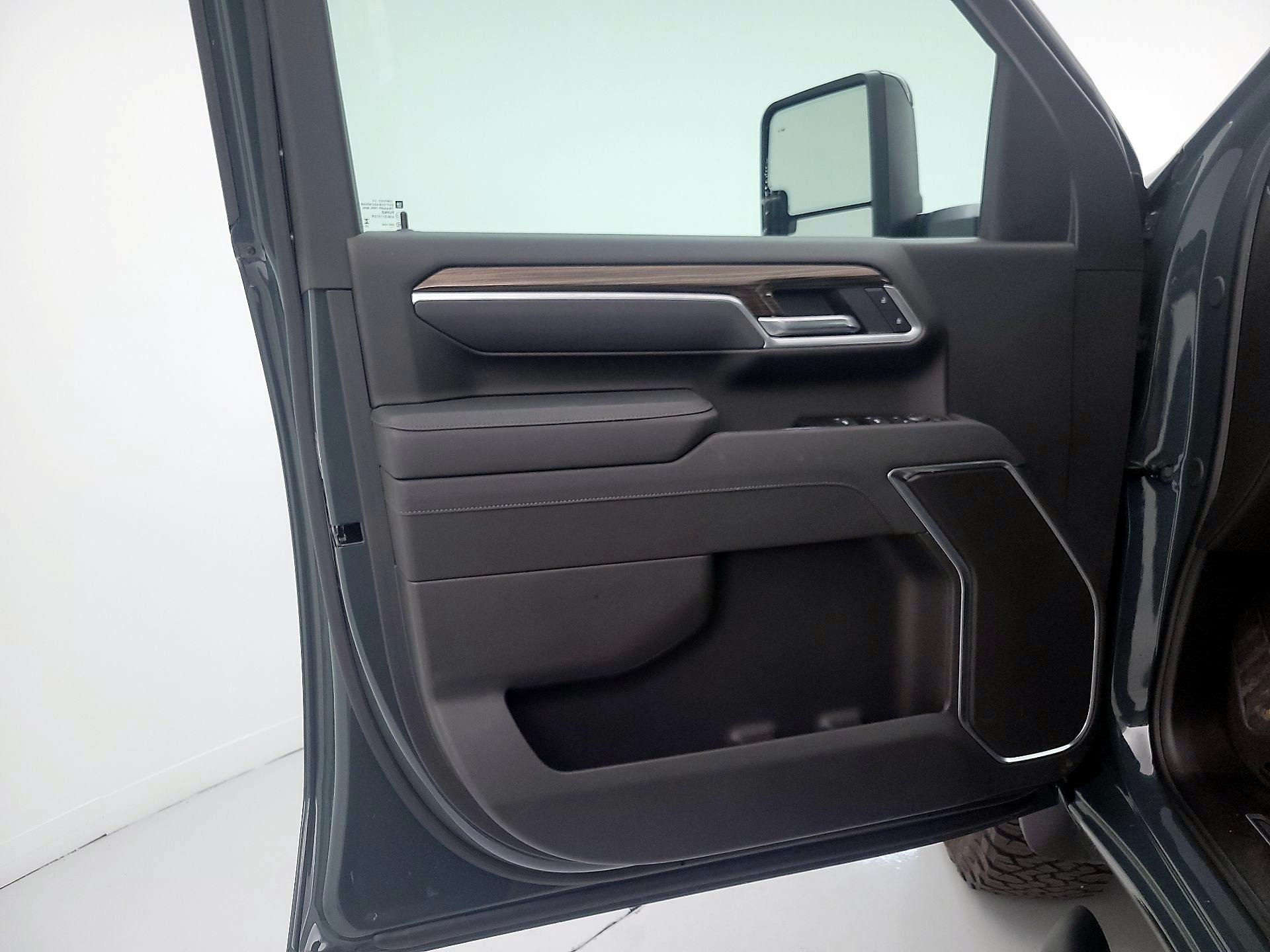 Thumbnail: 2026 Chevrolet Silverado 2500 - 12