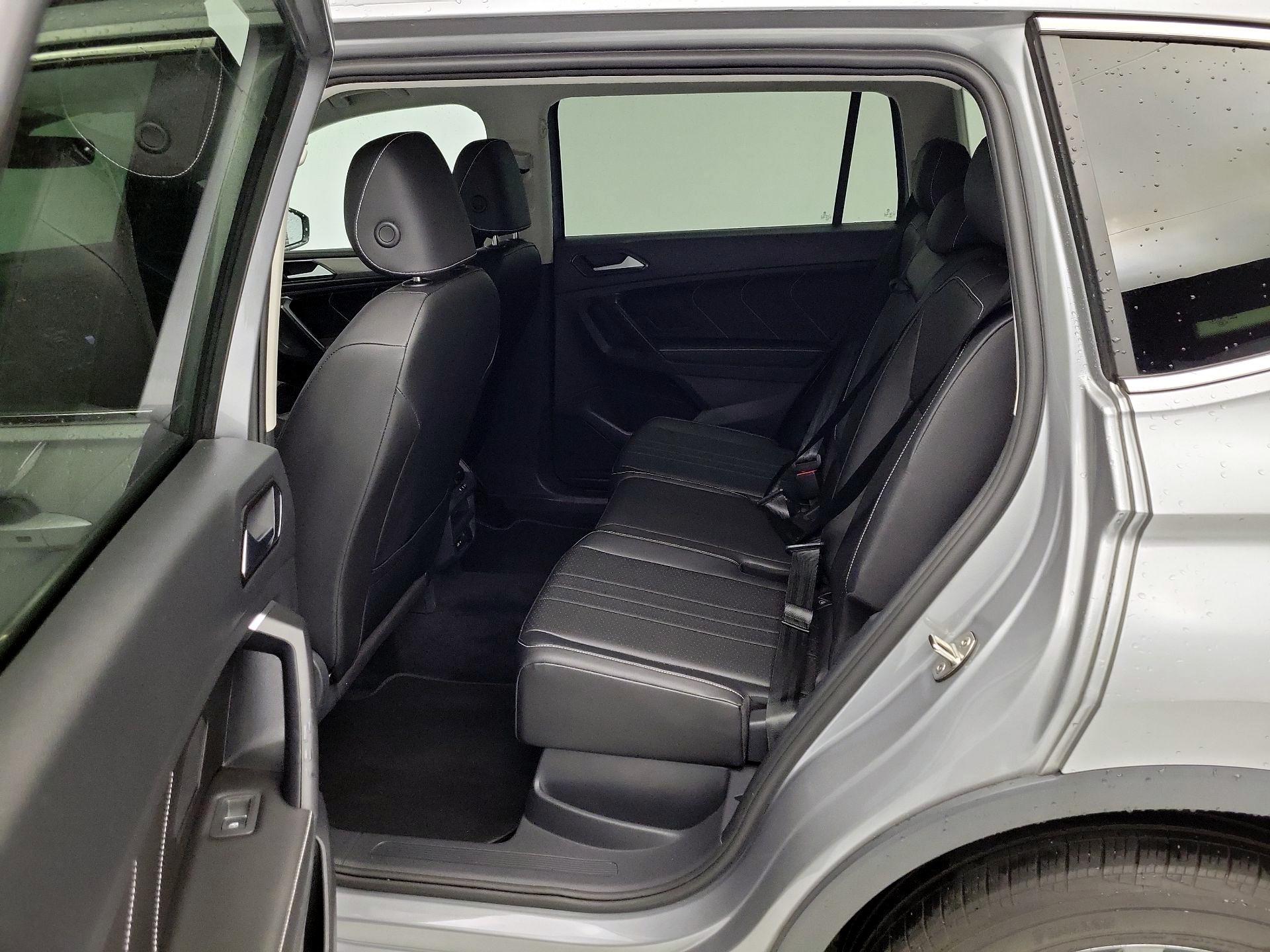 Thumbnail: 2023 Volkswagen Tiguan - 19
