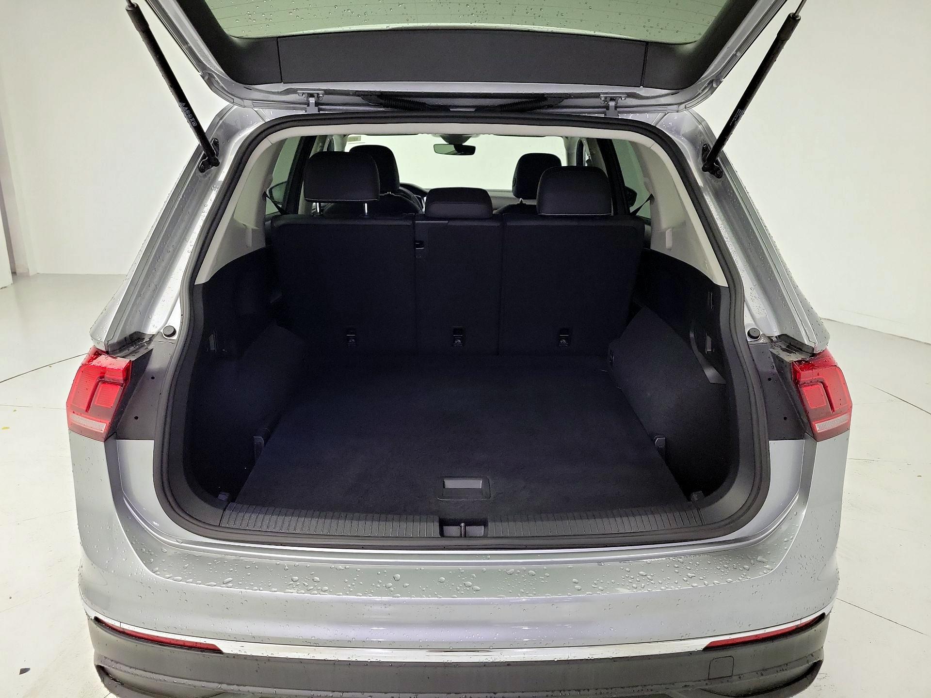 Thumbnail: 2023 Volkswagen Tiguan - 20