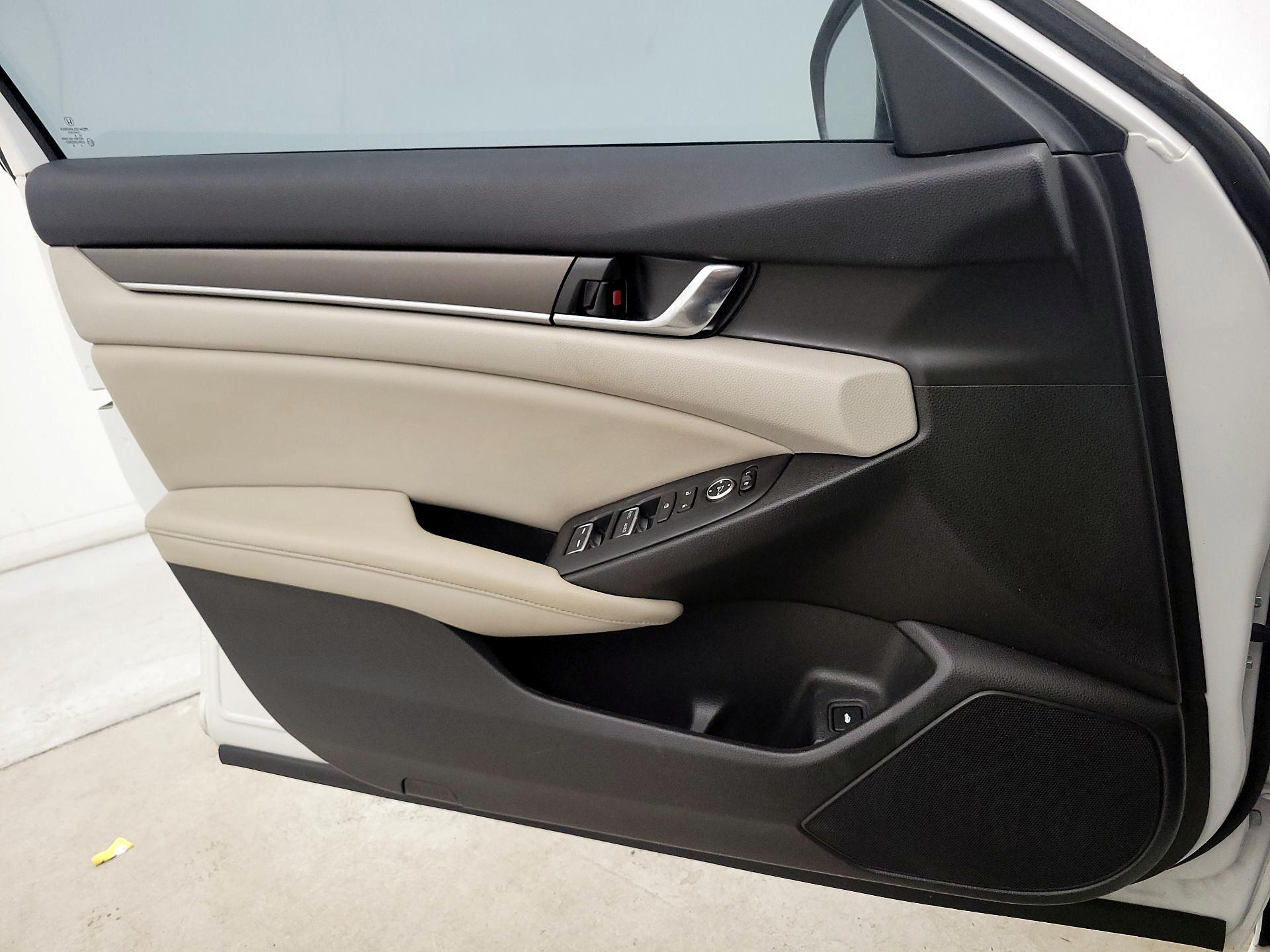 Thumbnail: 2019 Honda Accord - 12