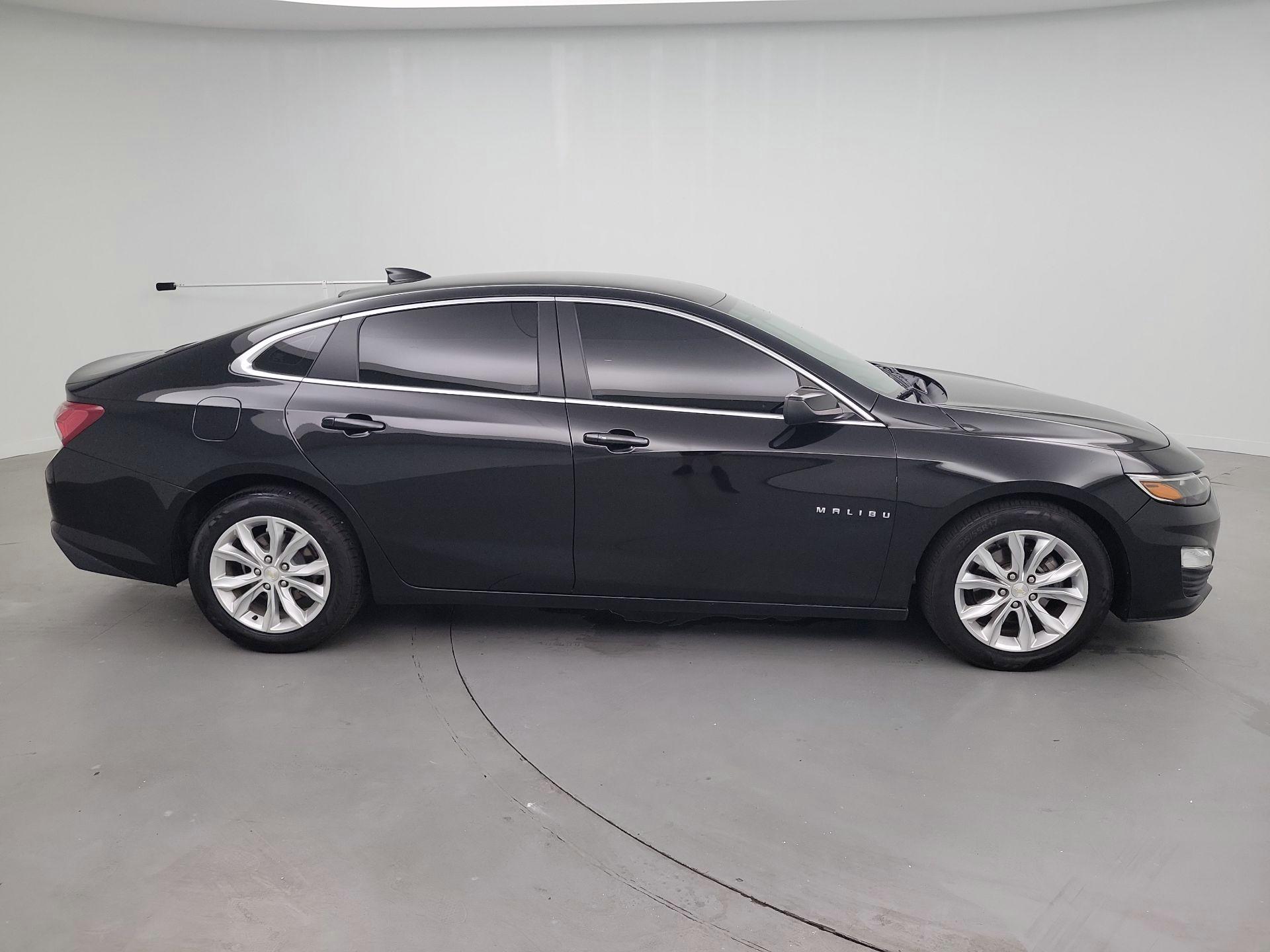 Thumbnail: 2020 Chevrolet Malibu - 4