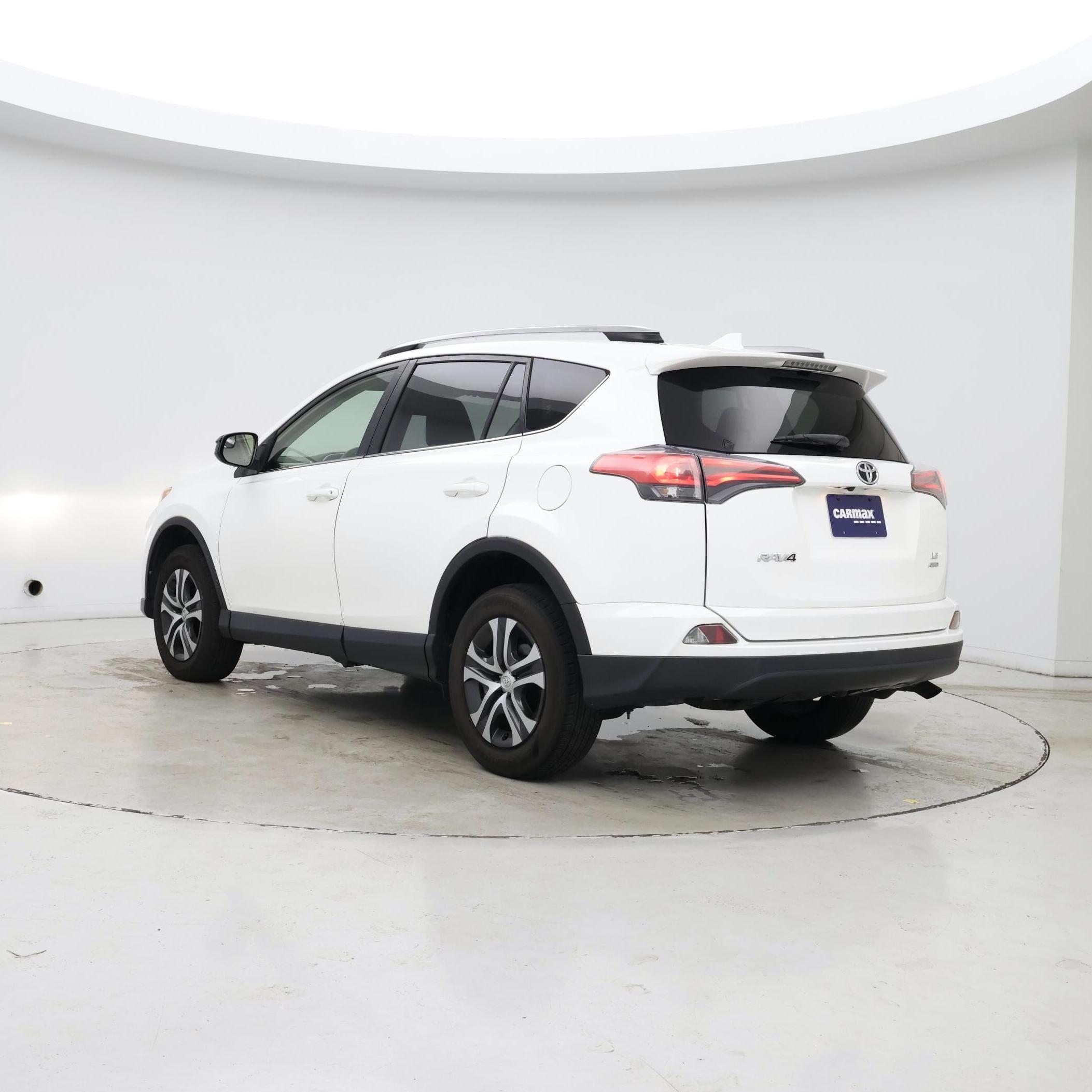 Thumbnail: 2017 Toyota RAV4 - 2