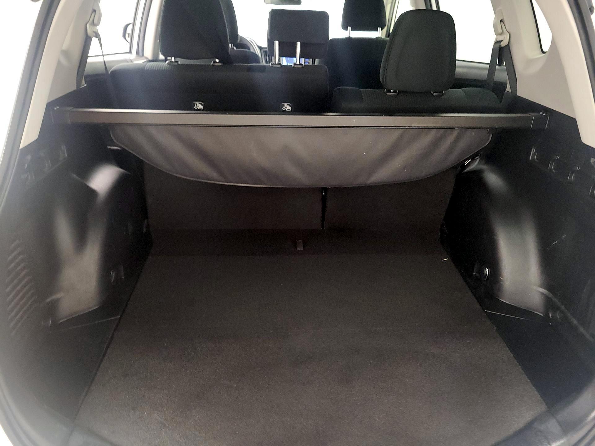 Thumbnail: 2017 Toyota RAV4 - 20