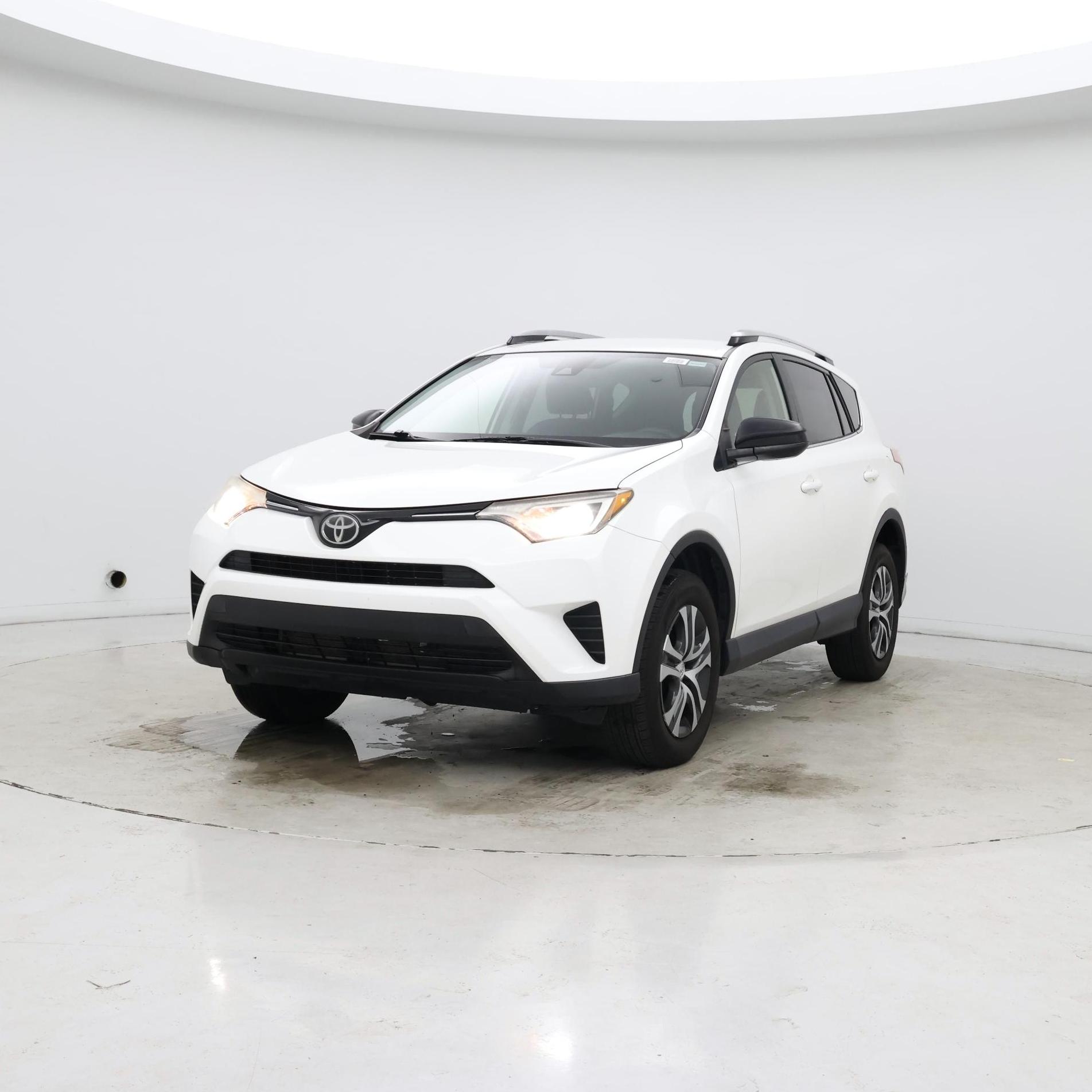 Thumbnail: 2017 Toyota RAV4 - 4