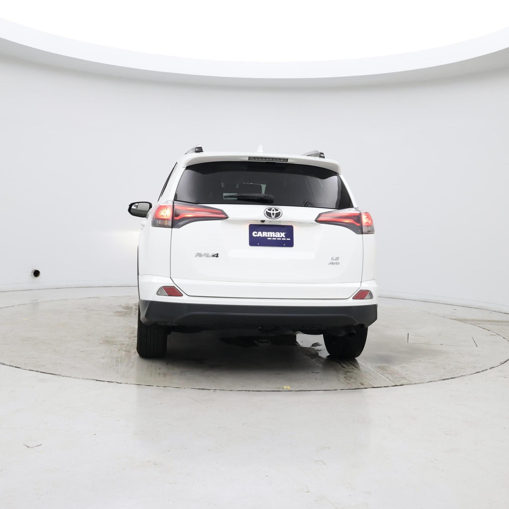 Thumbnail: 2017 Toyota RAV4 - 6