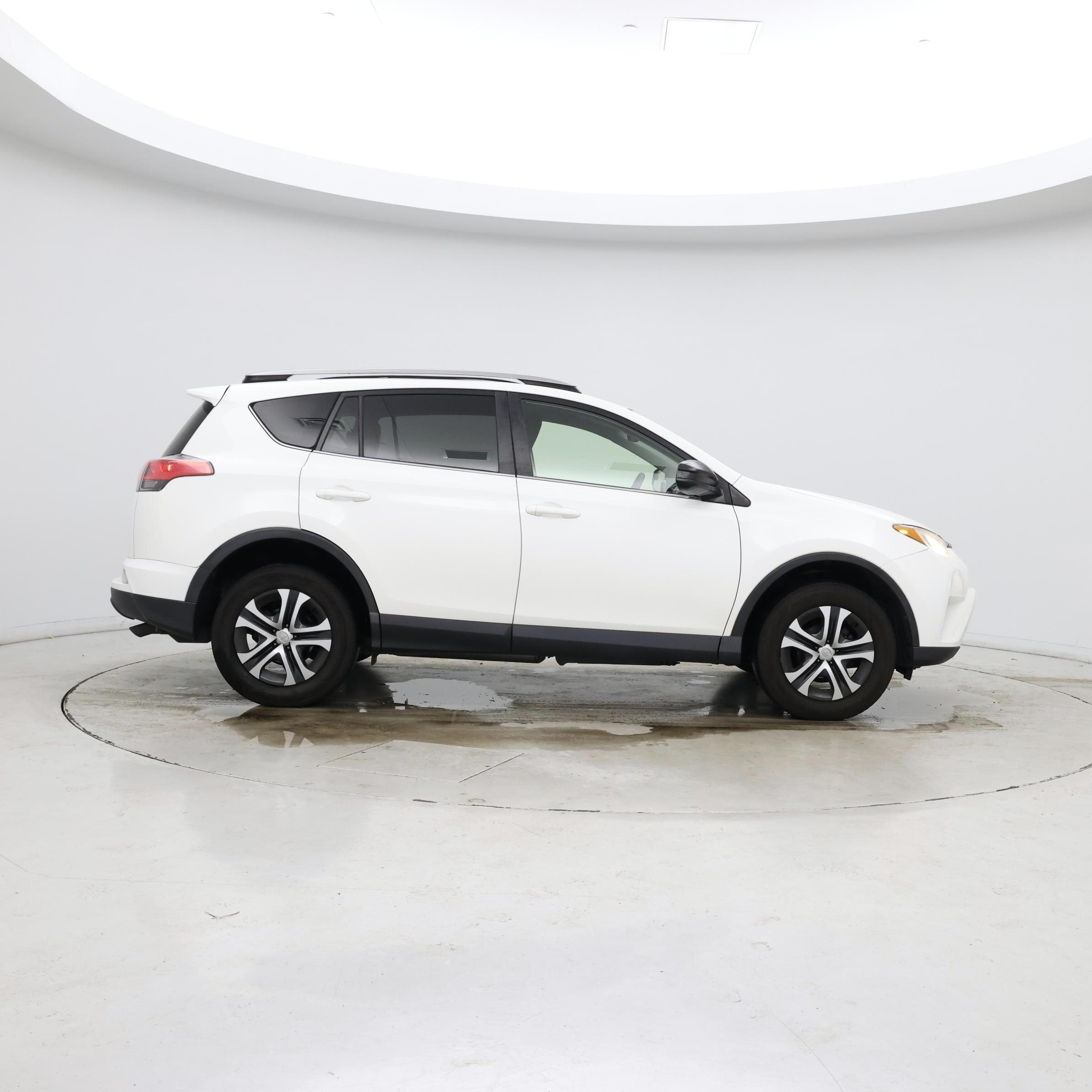 Thumbnail: 2017 Toyota RAV4 - 7