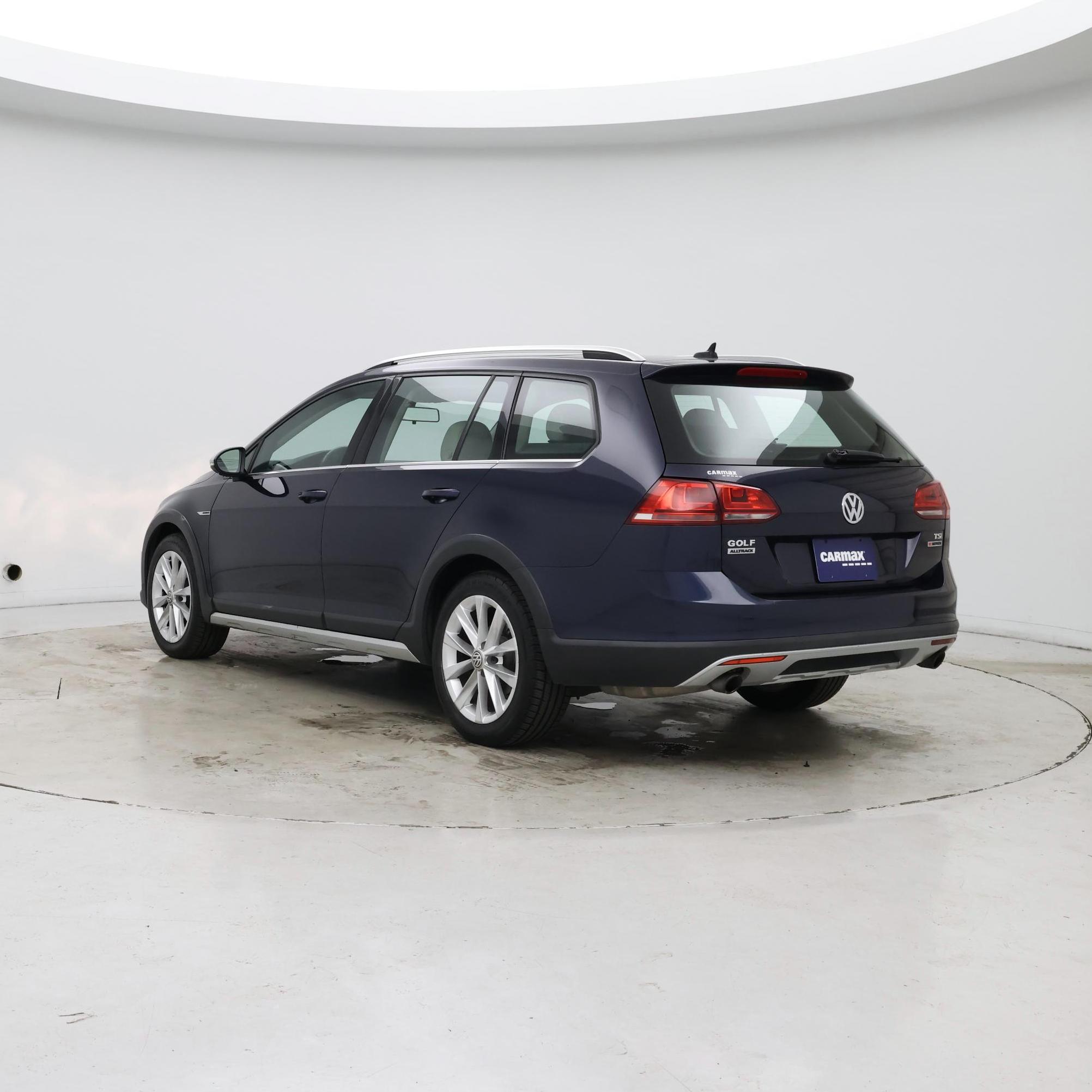 Thumbnail: 2017 Volkswagen Golf - 2