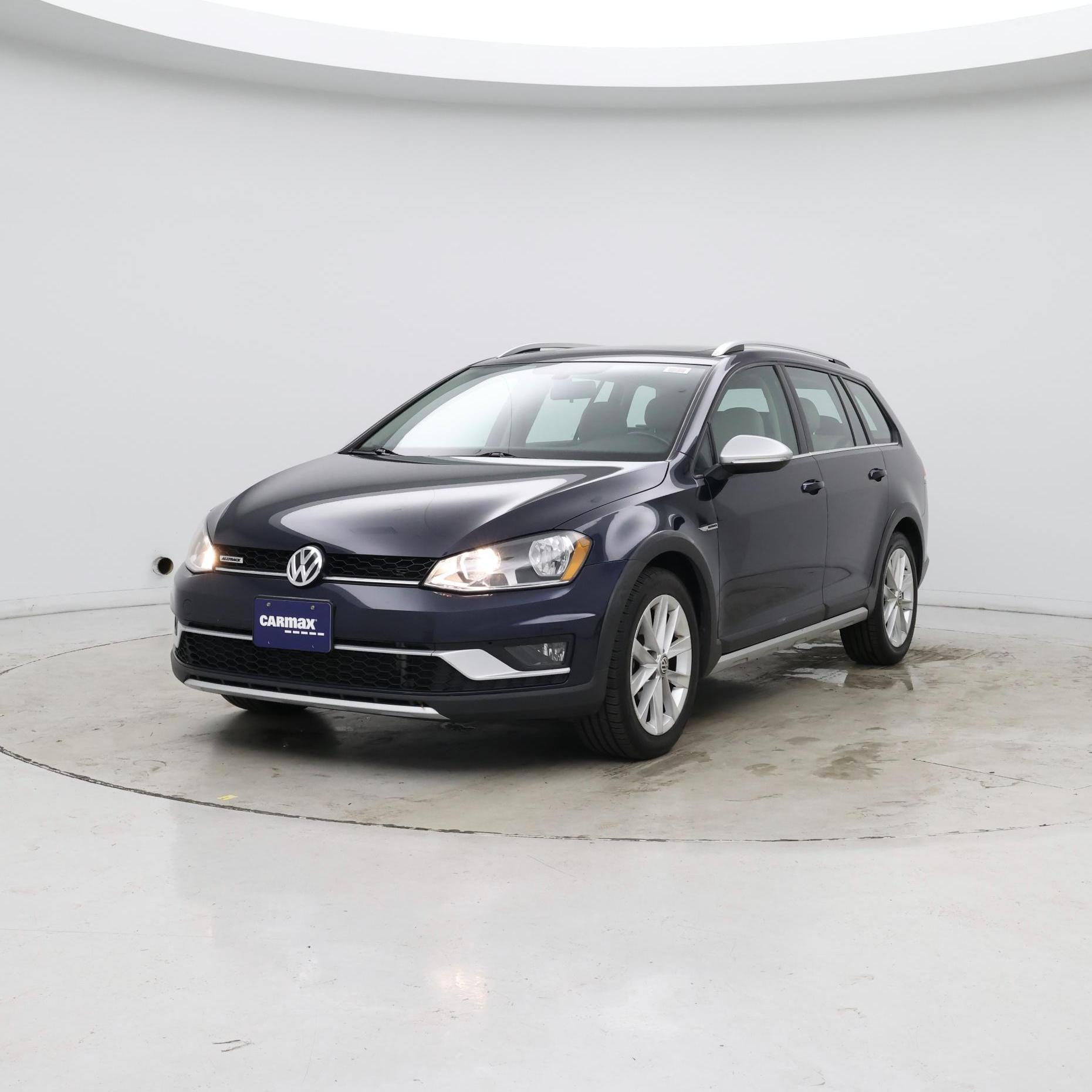 Thumbnail: 2017 Volkswagen Golf - 4