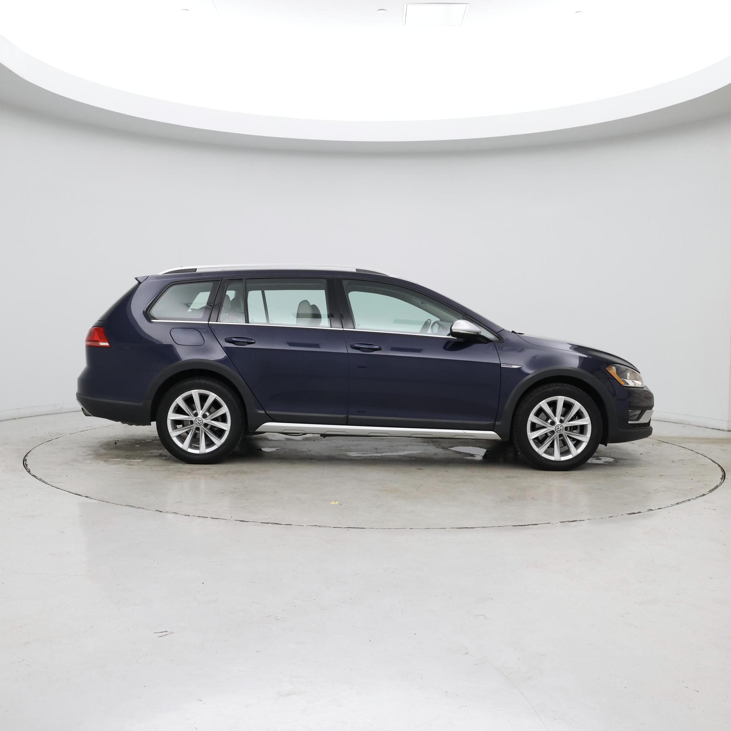 Thumbnail: 2017 Volkswagen Golf - 7