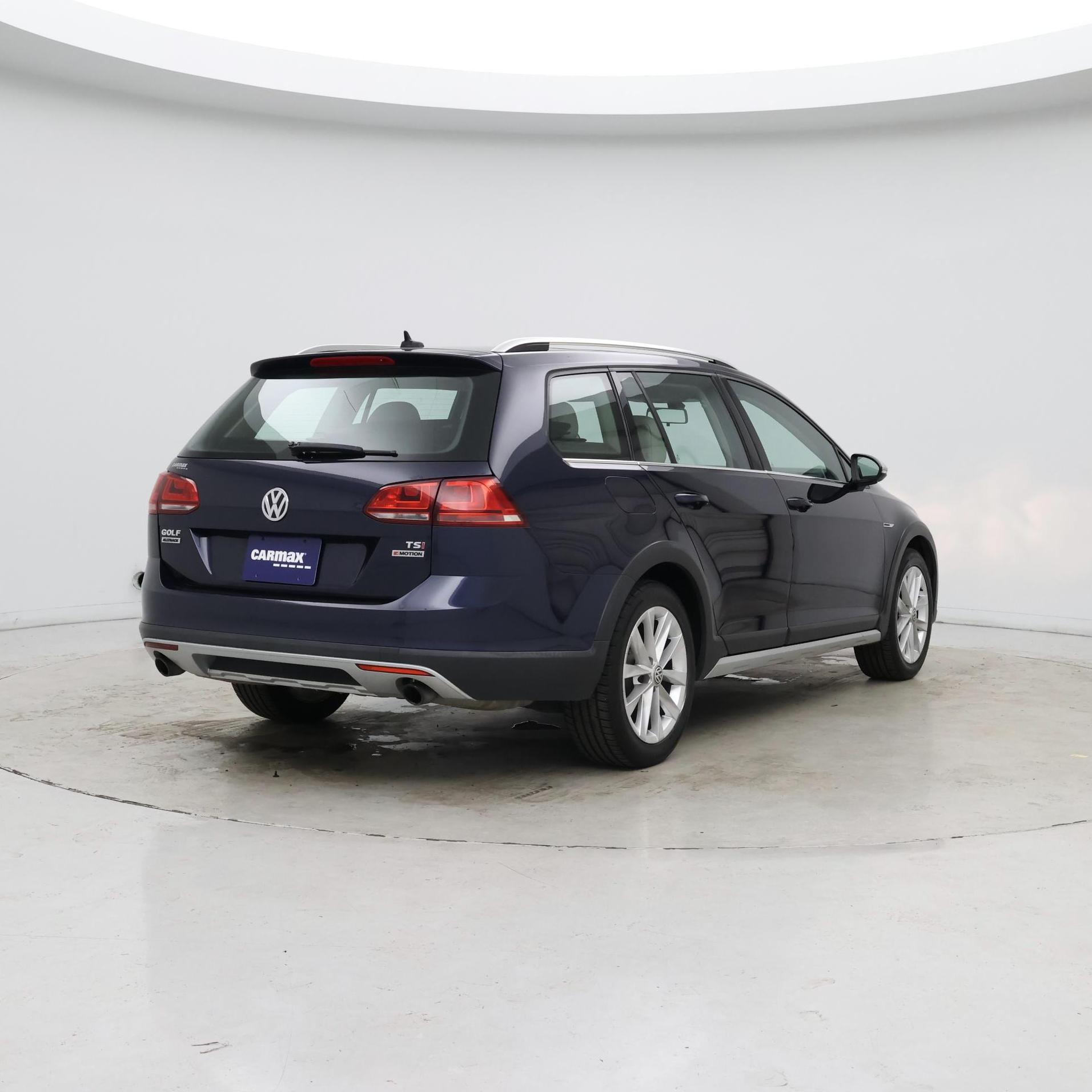 Thumbnail: 2017 Volkswagen Golf - 8