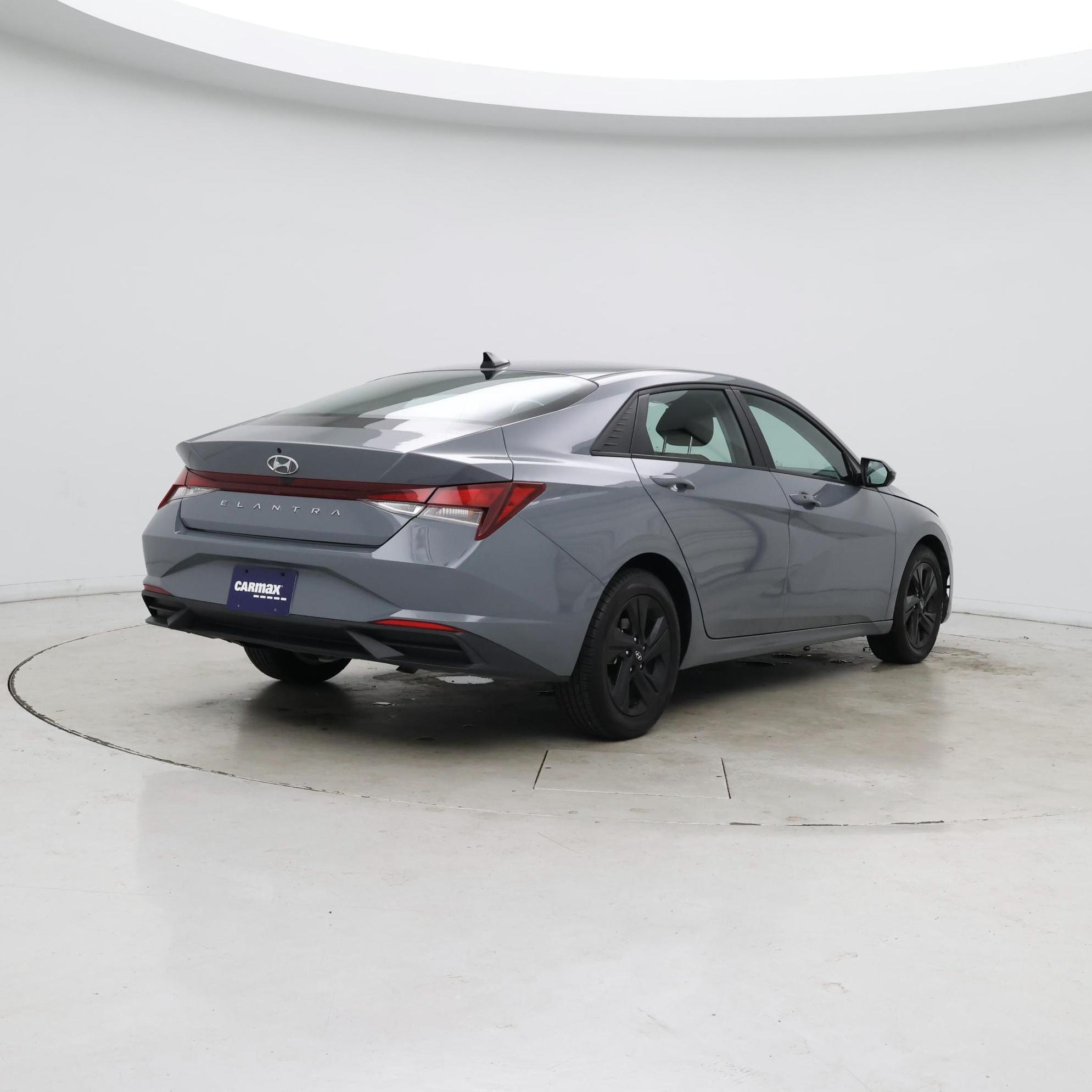 Thumbnail: 2022 Hyundai Elantra - 8