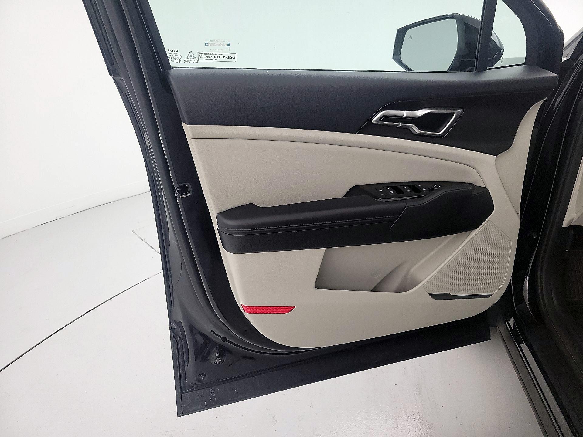 Thumbnail: 2023 Kia Sportage - 12