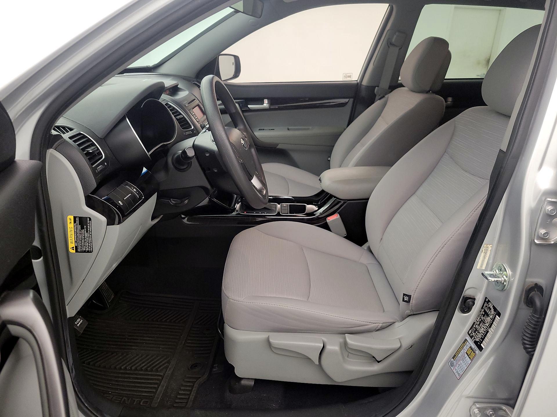 Thumbnail: 2015 Kia Sorento - 11