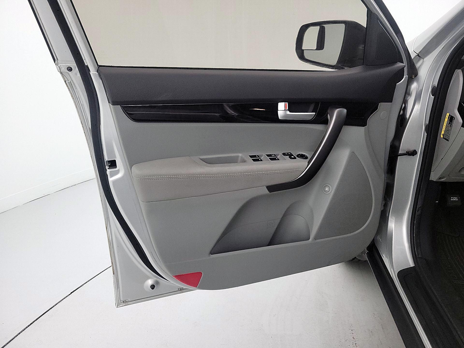 Thumbnail: 2015 Kia Sorento - 12