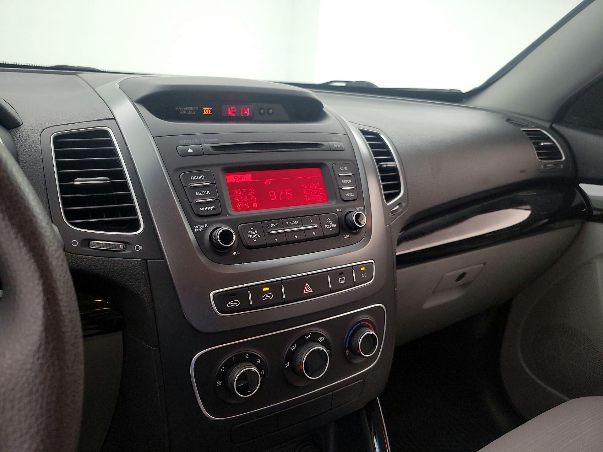 Thumbnail: 2015 Kia Sorento - 14