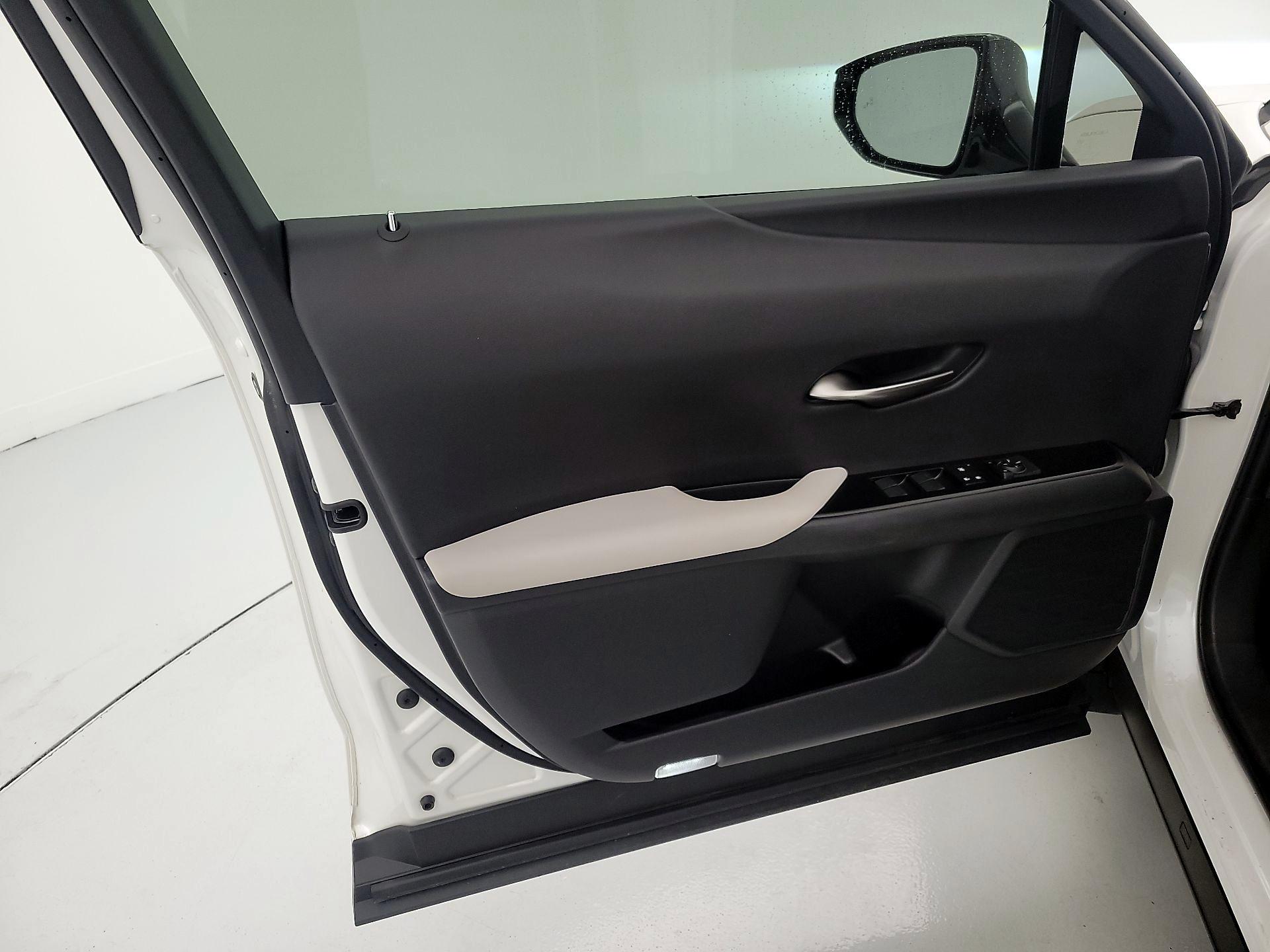 Thumbnail: 2020 Lexus UX - 12