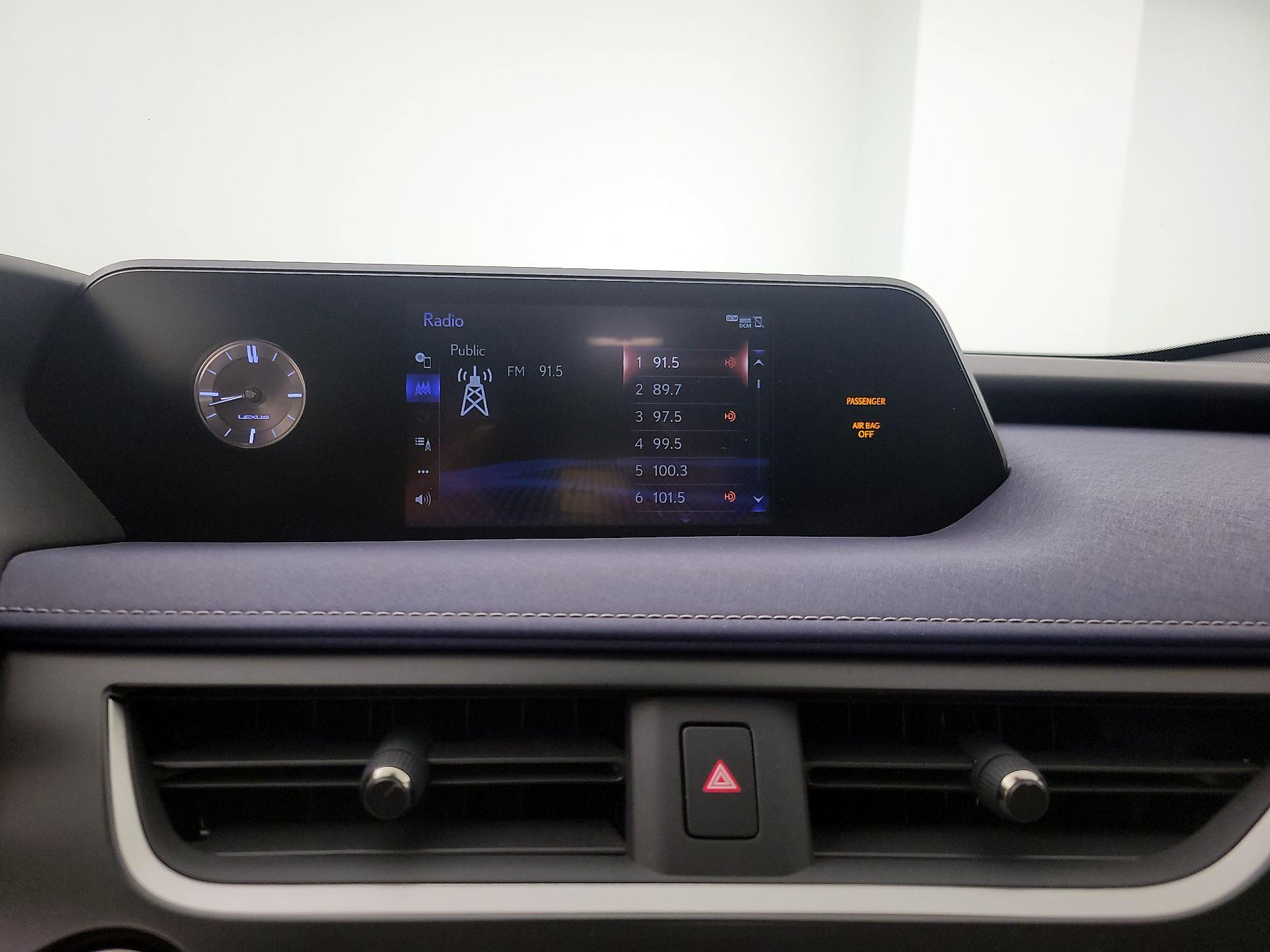 Thumbnail: 2020 Lexus UX - 15