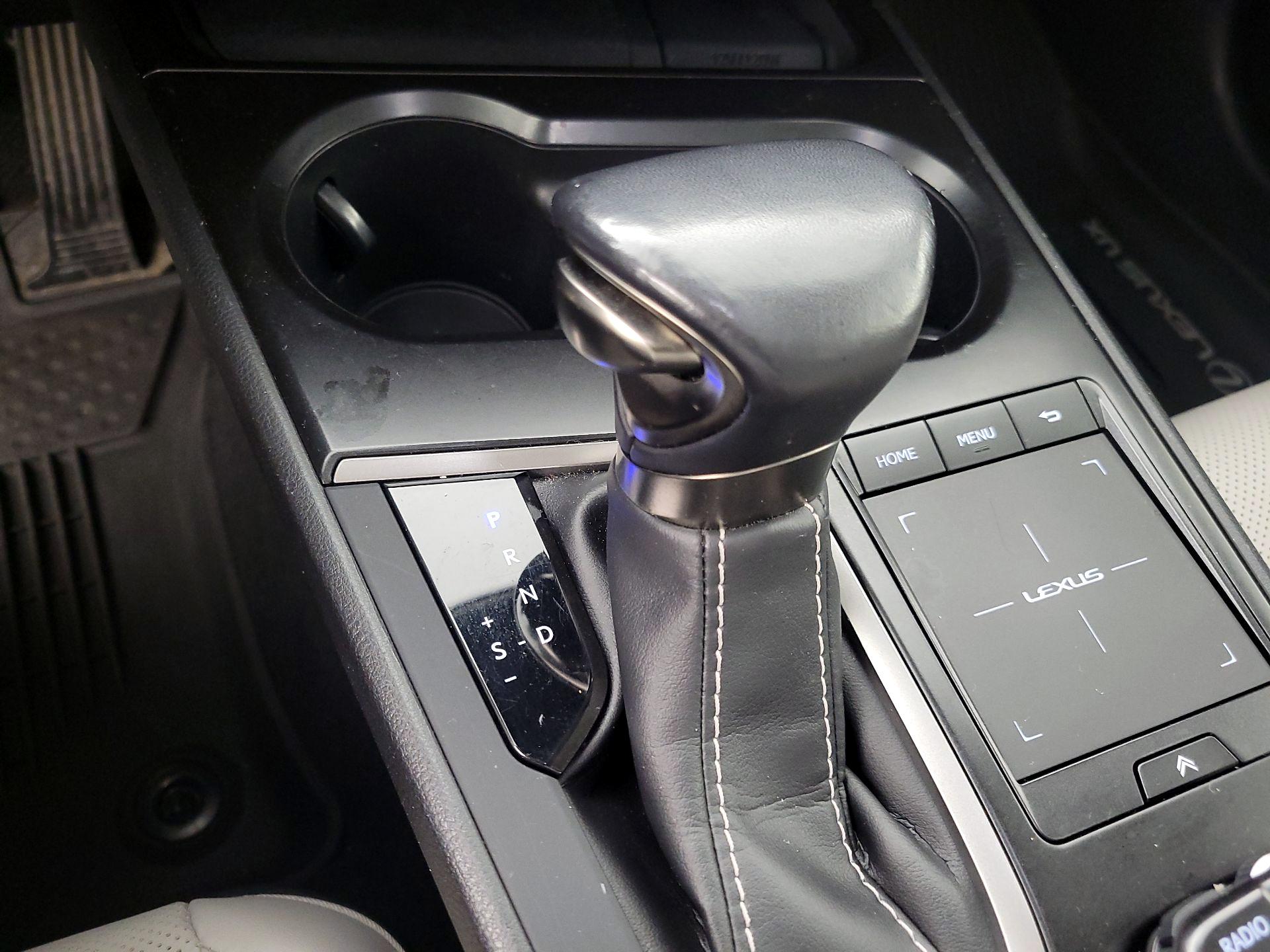 Thumbnail: 2020 Lexus UX - 17