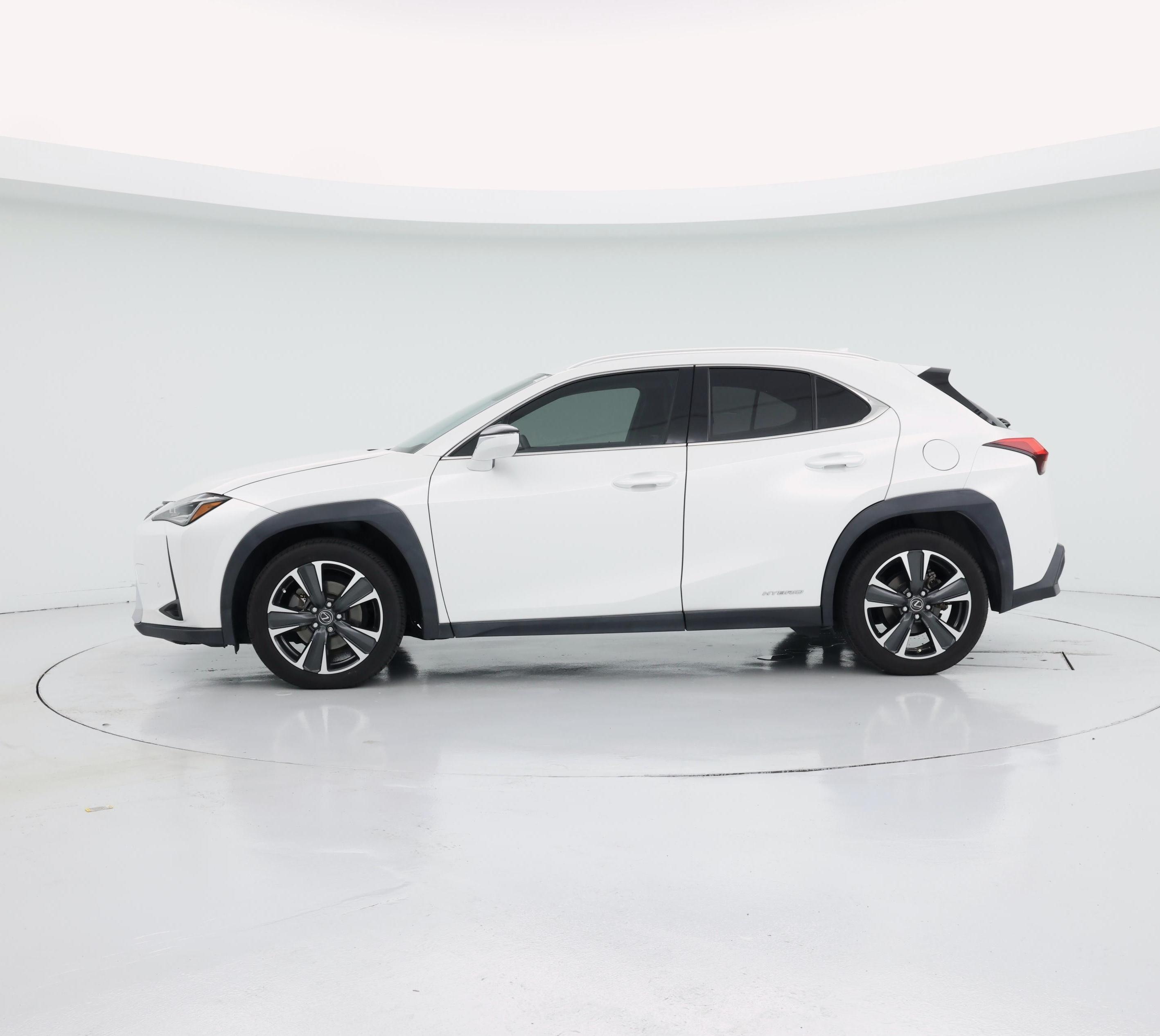 Thumbnail: 2020 Lexus UX - 3