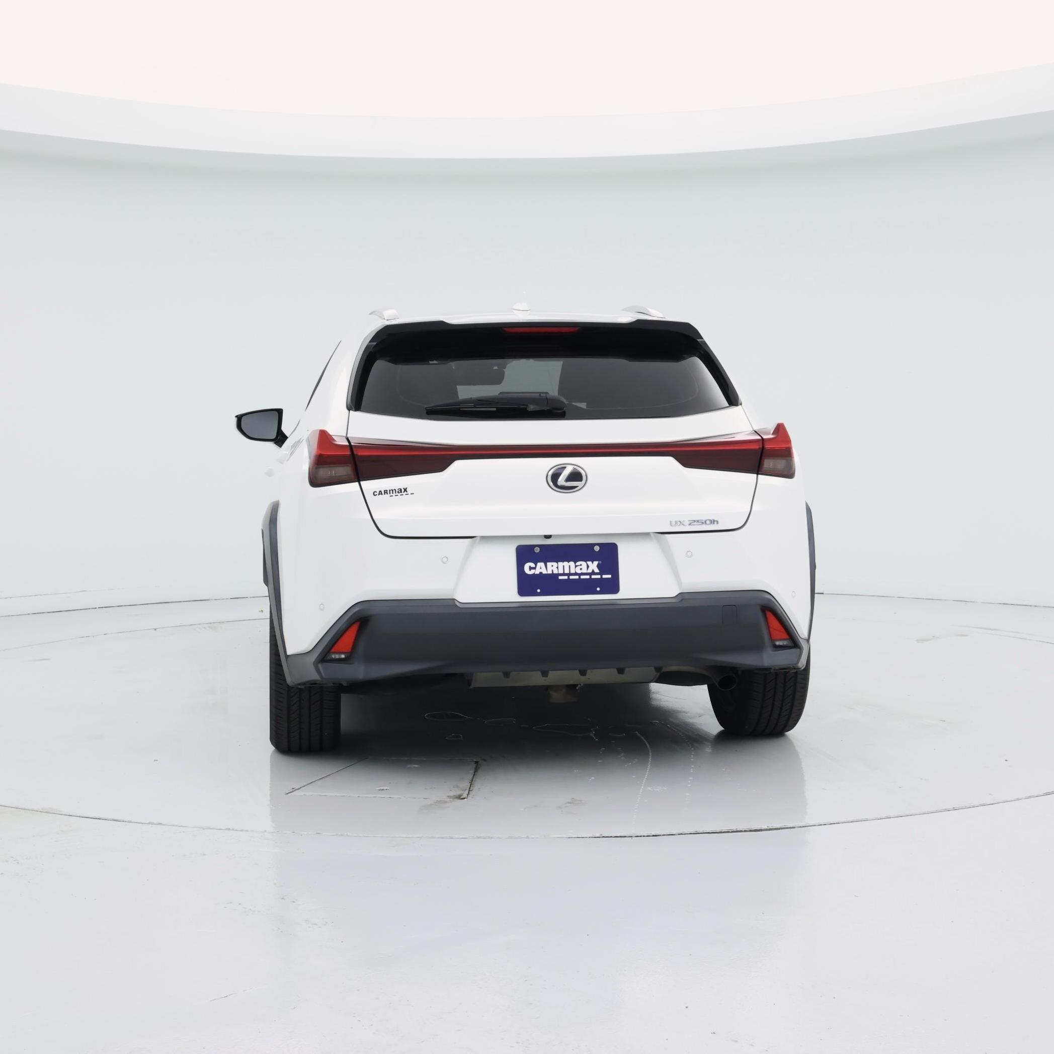 Thumbnail: 2020 Lexus UX - 6
