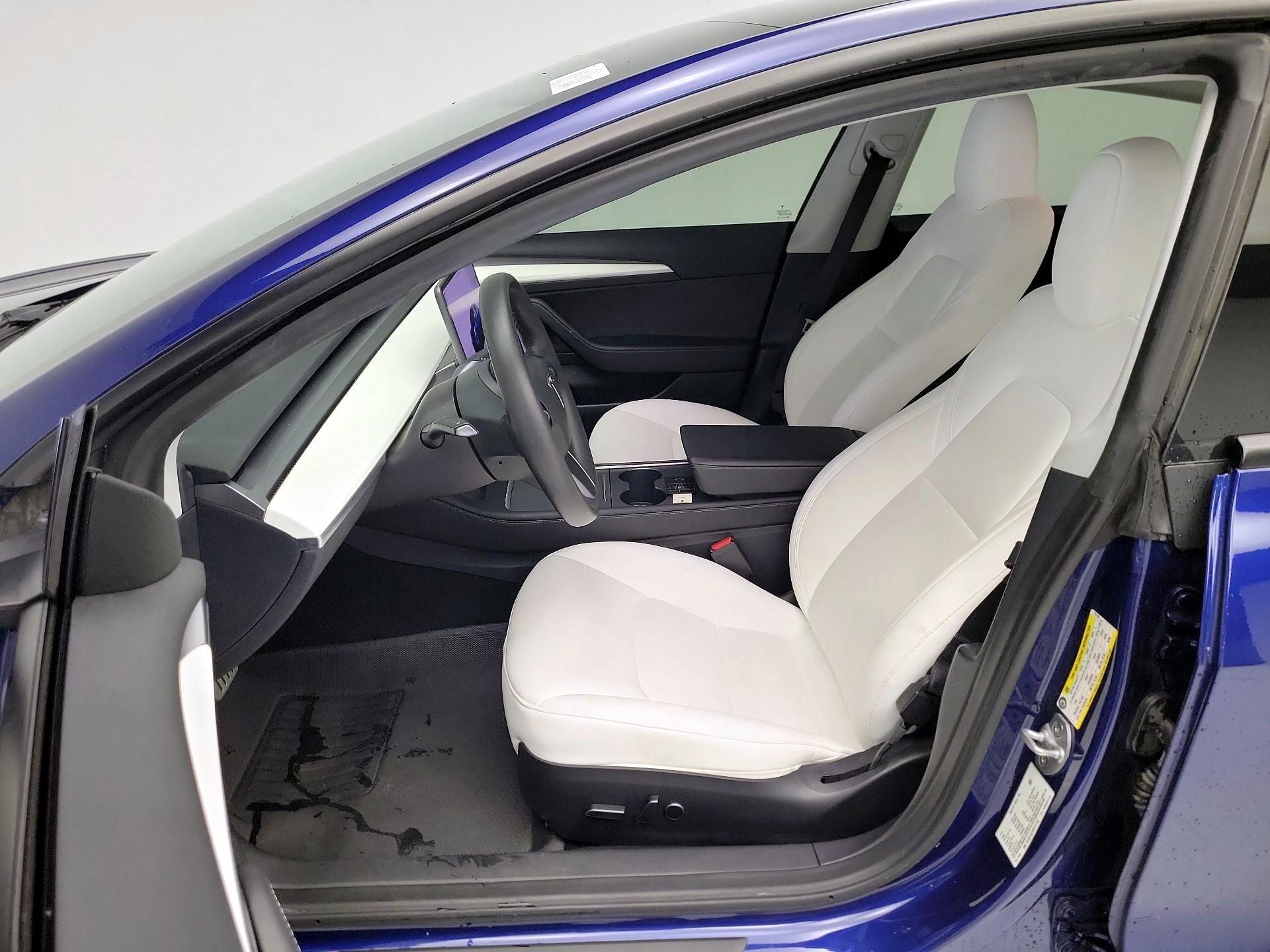 Thumbnail: 2023 Tesla Model 3 - 11