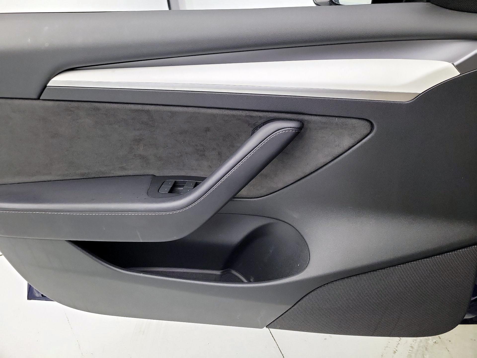 Thumbnail: 2023 Tesla Model 3 - 12