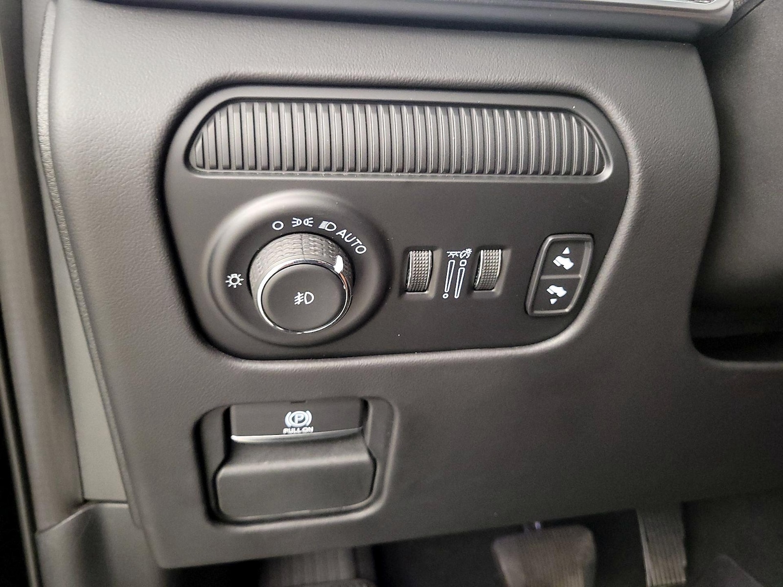 2023 Jeep Grand Wagoneer Series II - Photo 14