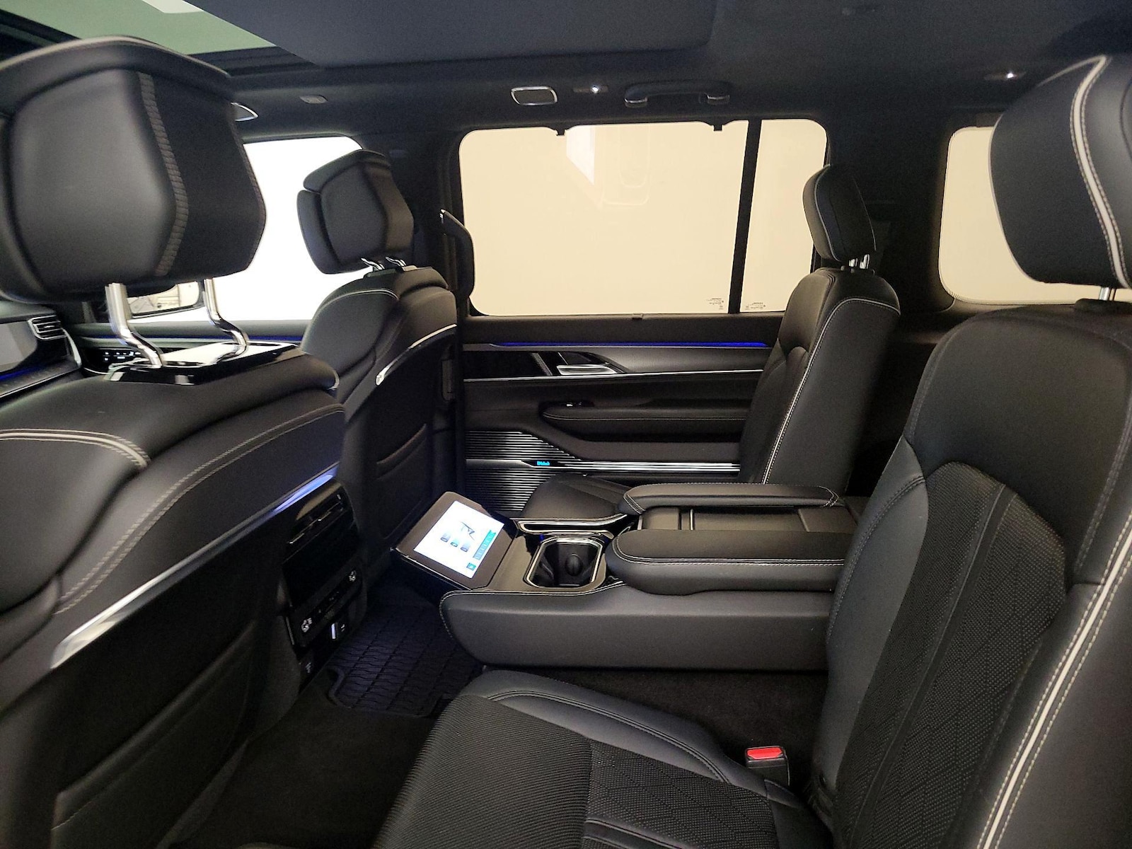 2023 Jeep Grand Wagoneer Series II - Photo 21