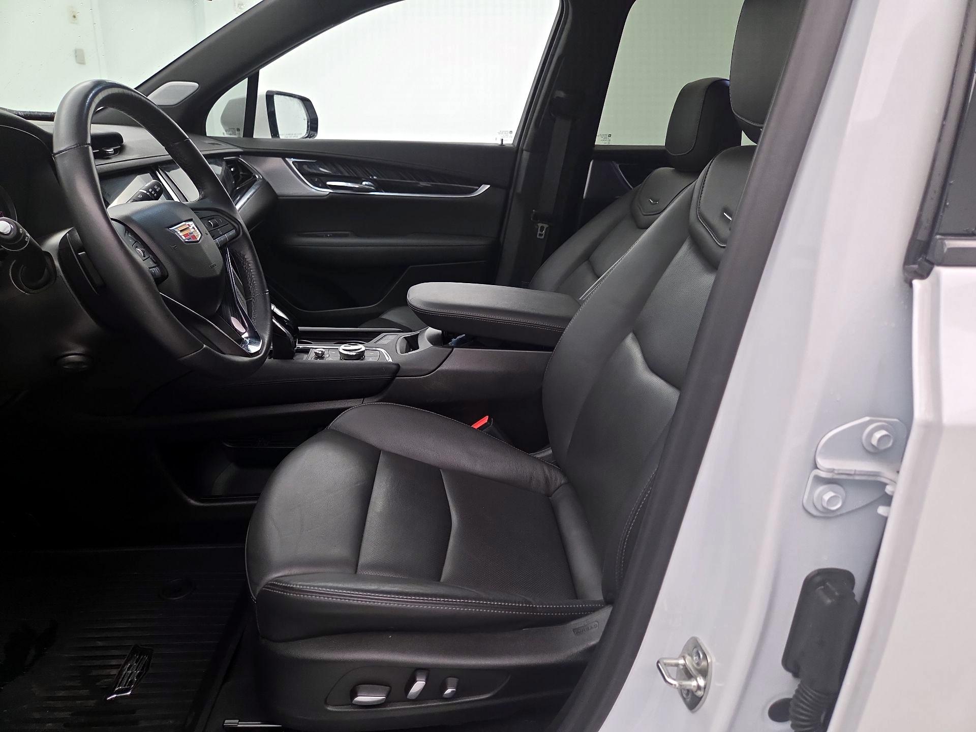 Thumbnail: 2024 Cadillac XT6 - 11