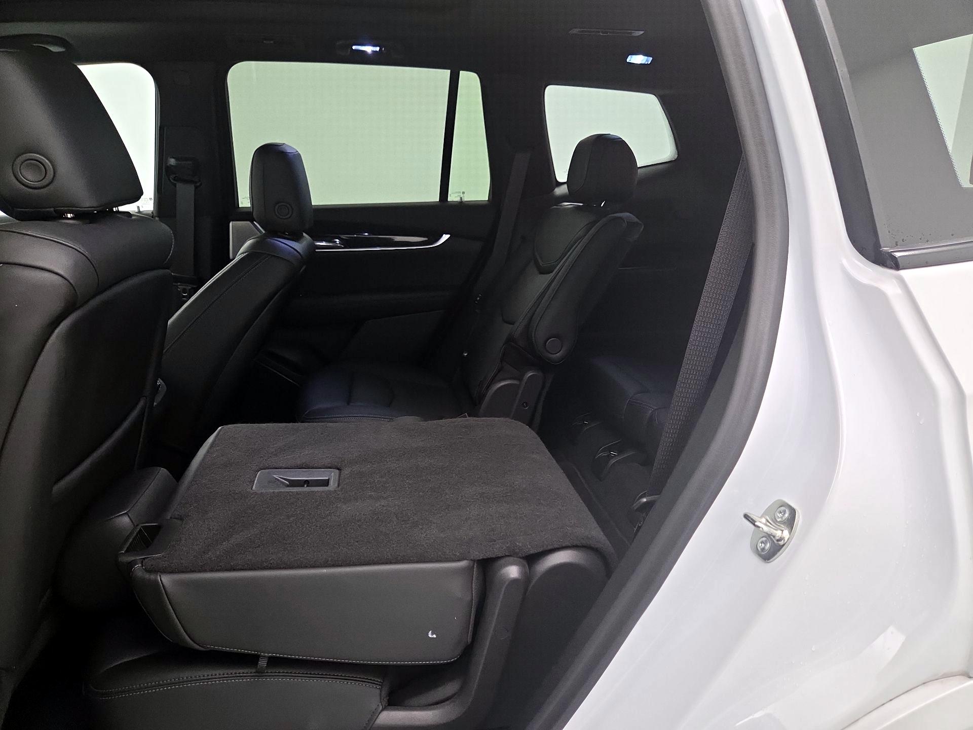 Thumbnail: 2024 Cadillac XT6 - 19