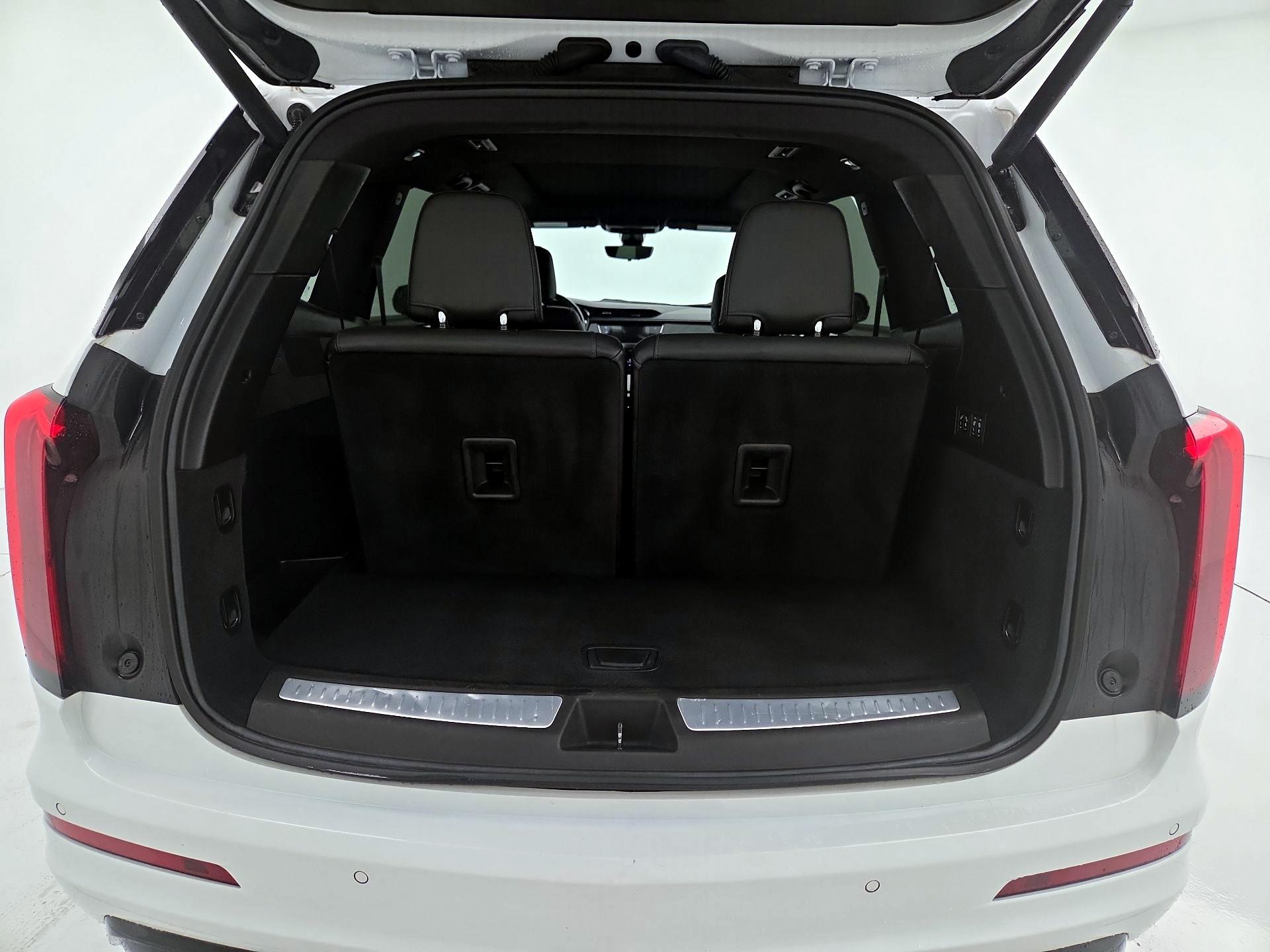 Thumbnail: 2024 Cadillac XT6 - 20