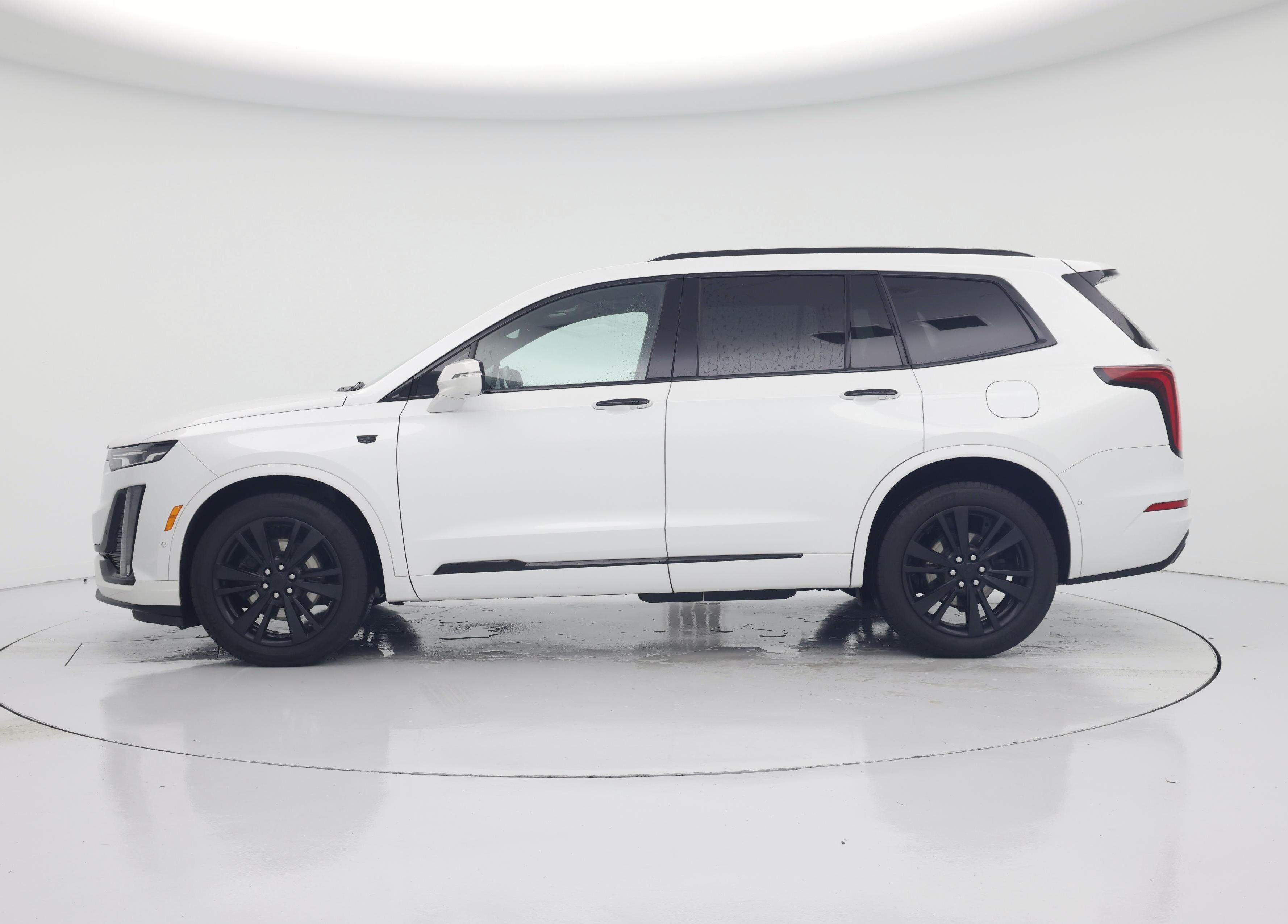 Thumbnail: 2024 Cadillac XT6 - 3
