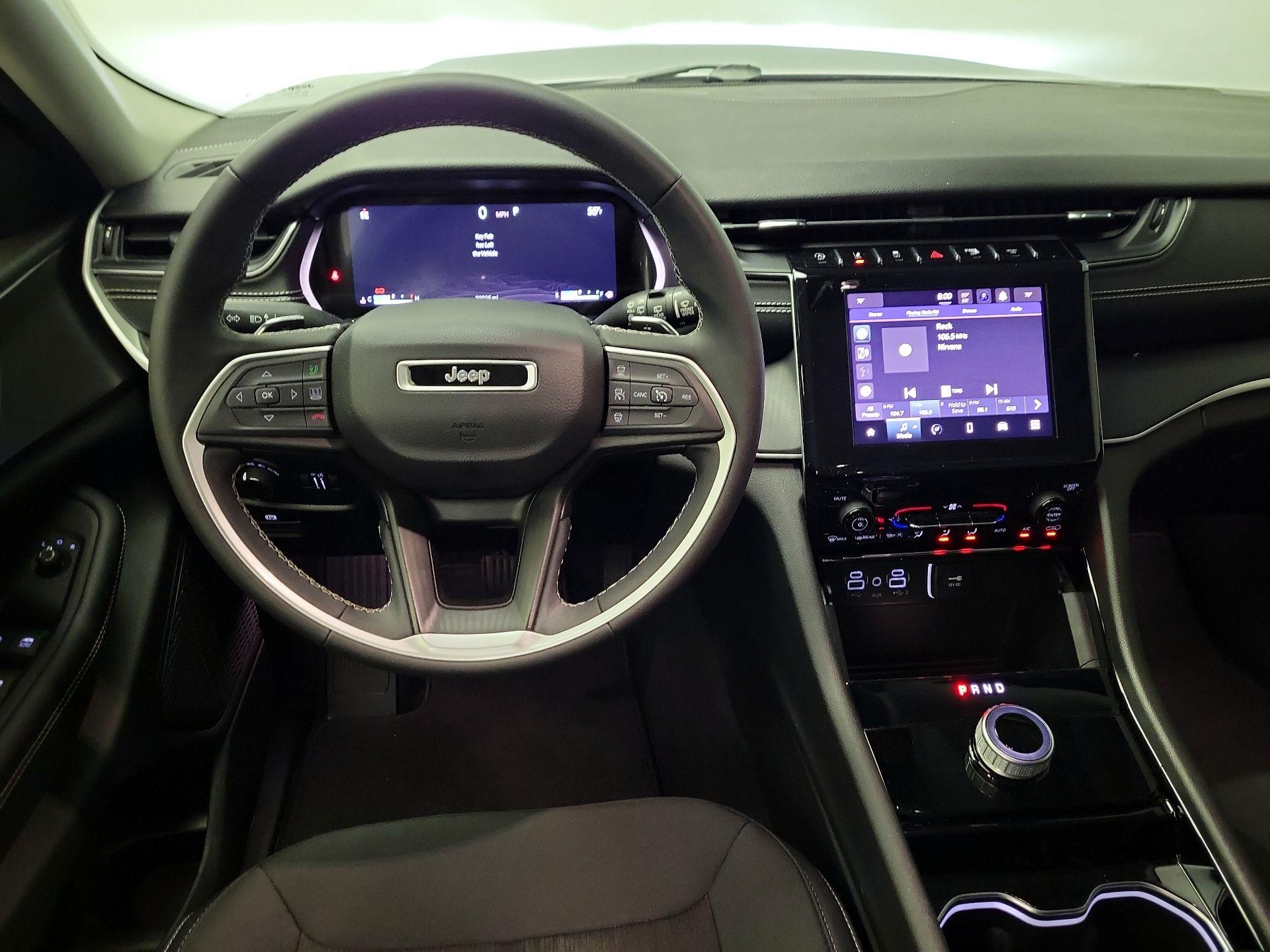Thumbnail: 2023 Jeep Grand Cherokee - 10