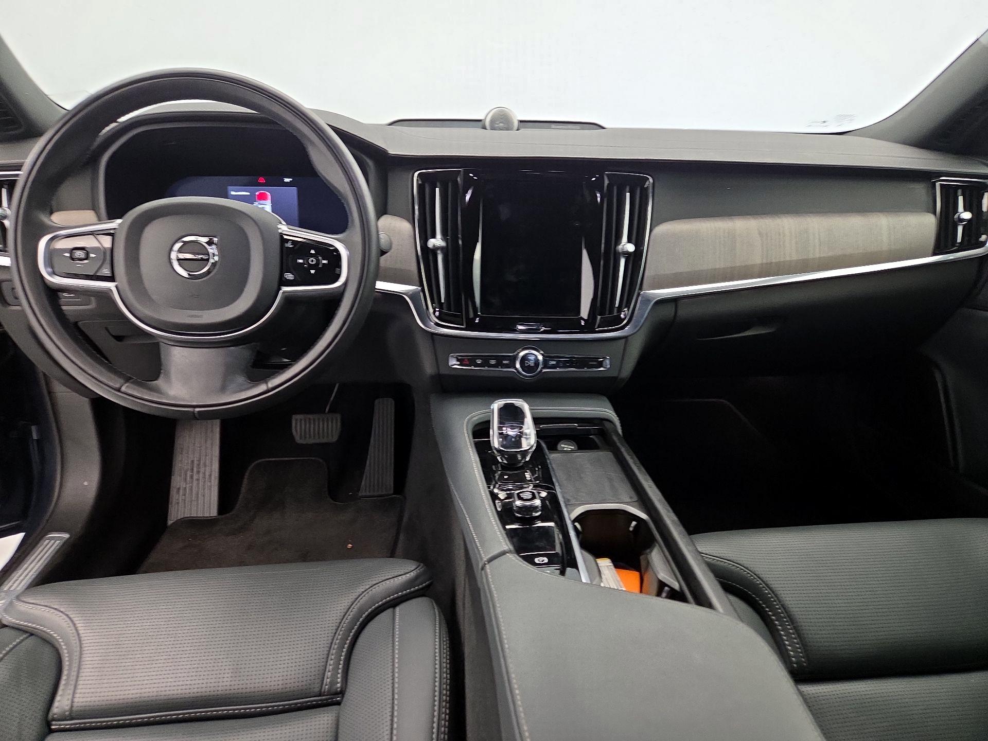 Thumbnail: 2022 Volvo S90 - 9