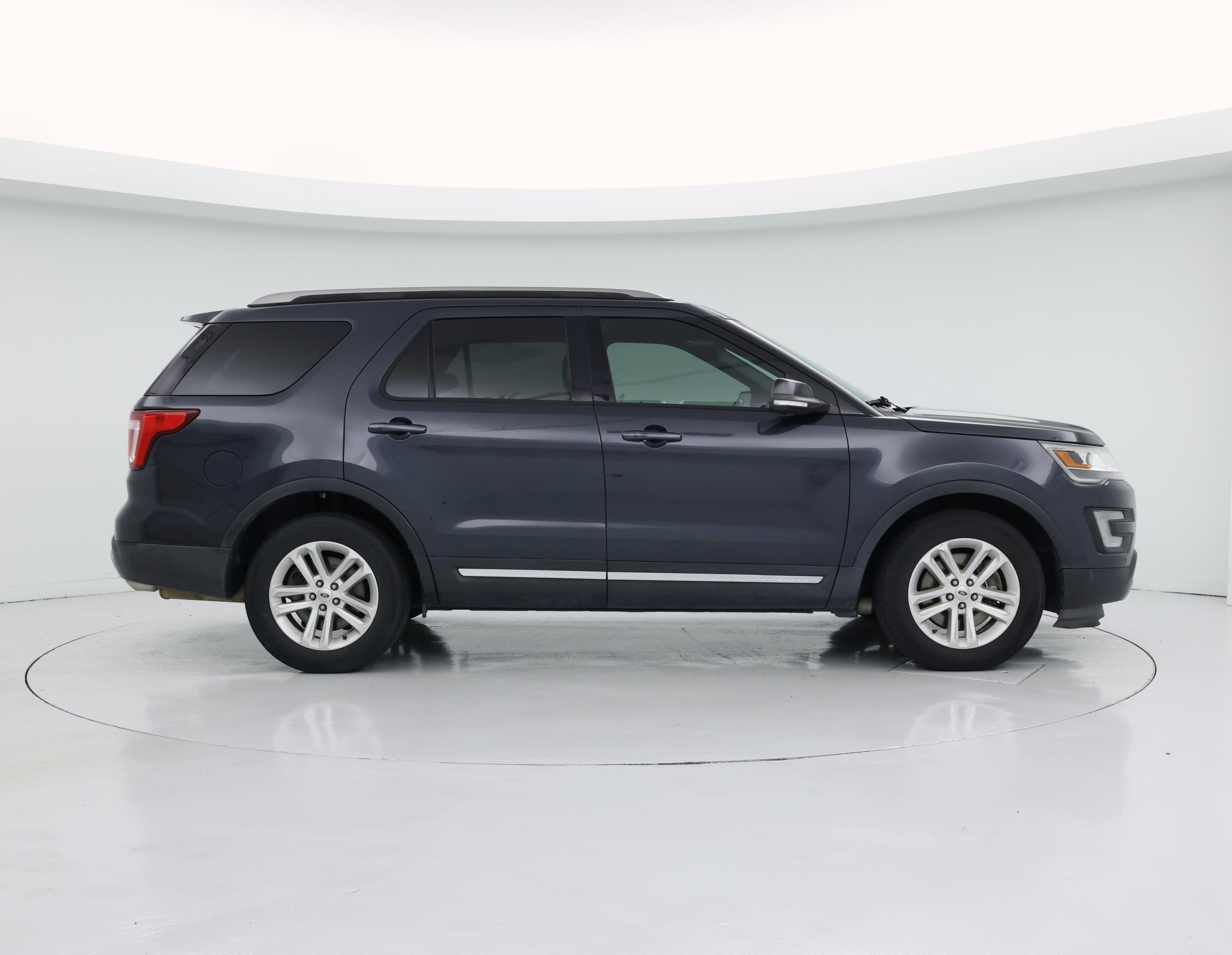 Thumbnail: 2017 Ford Explorer - 7