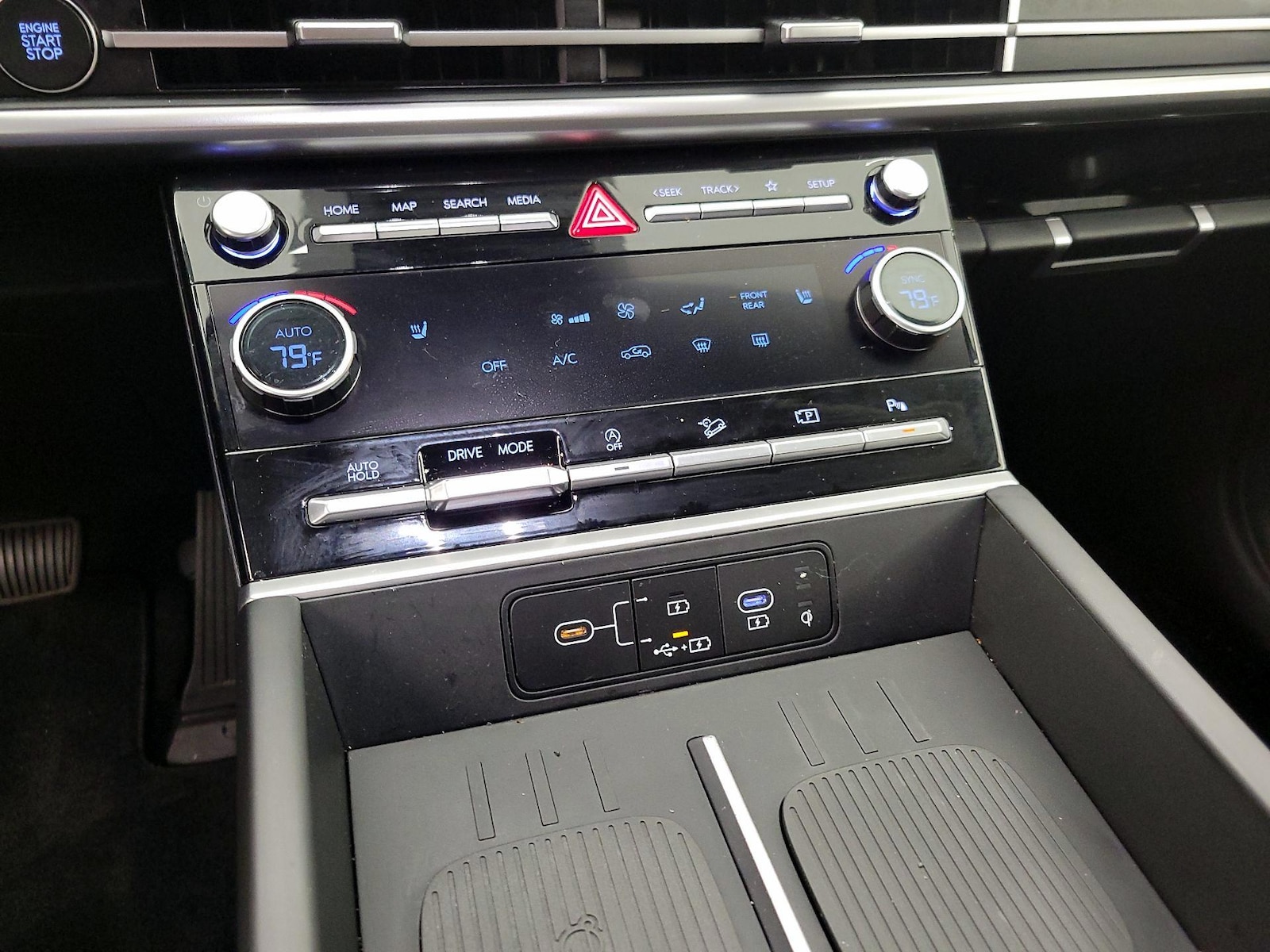 2025 Hyundai Santa Fe SEL - Photo 17