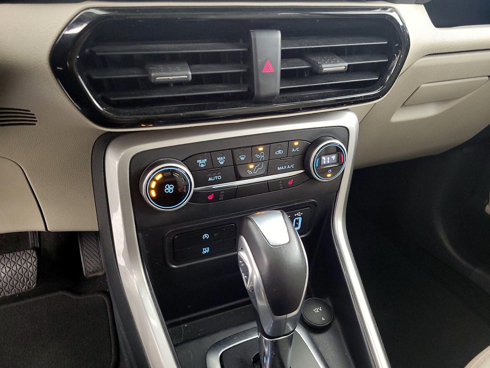 Thumbnail: 2018 Ford EcoSport - 17