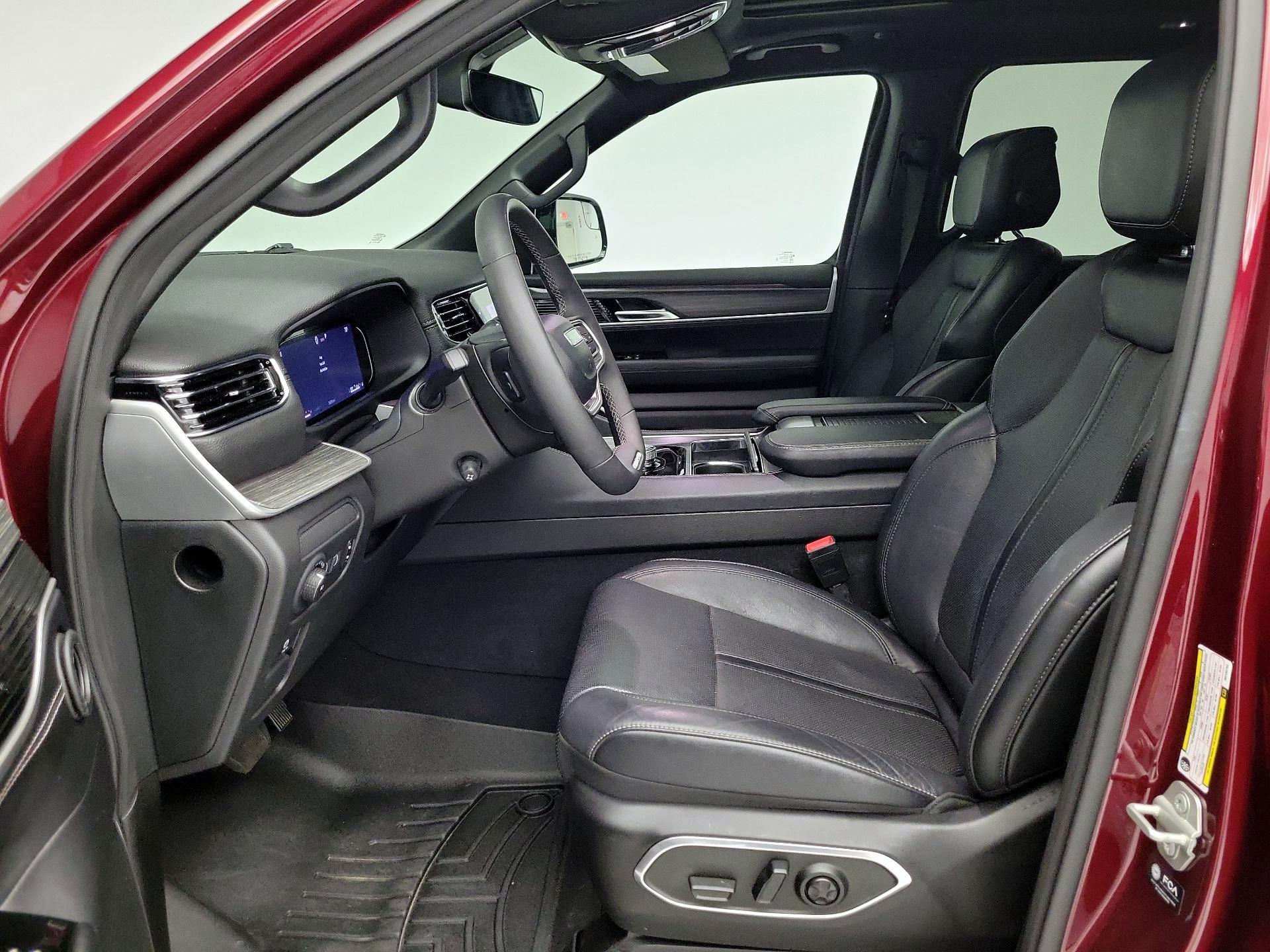 Thumbnail: 2024 Jeep Wagoneer - 11