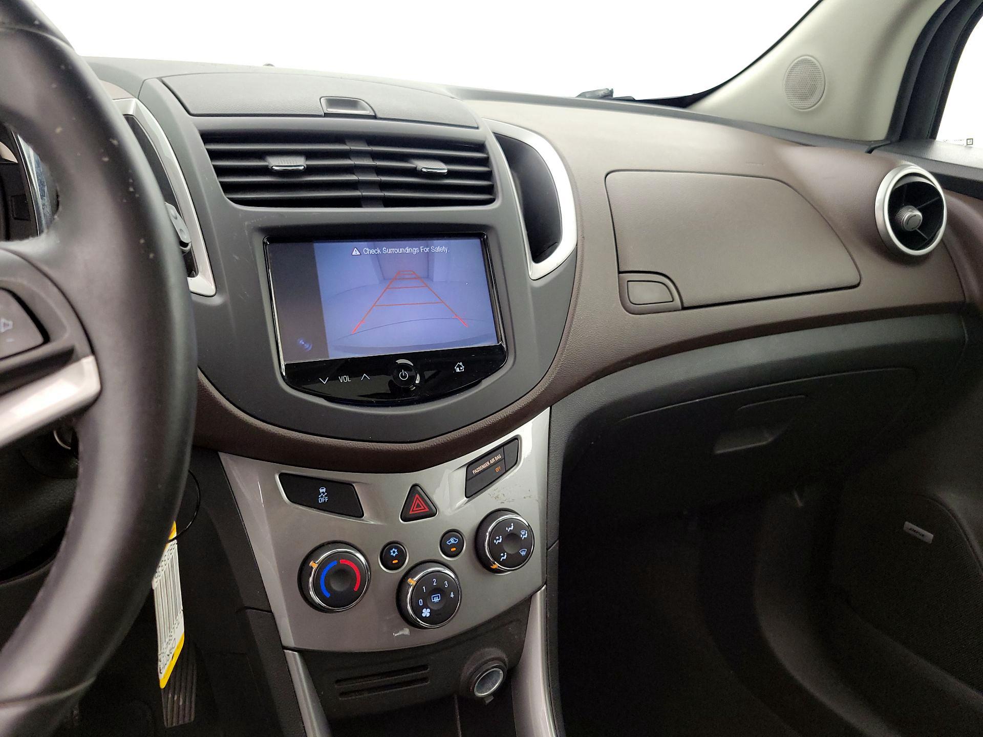 Thumbnail: 2015 Chevrolet Trax - 14