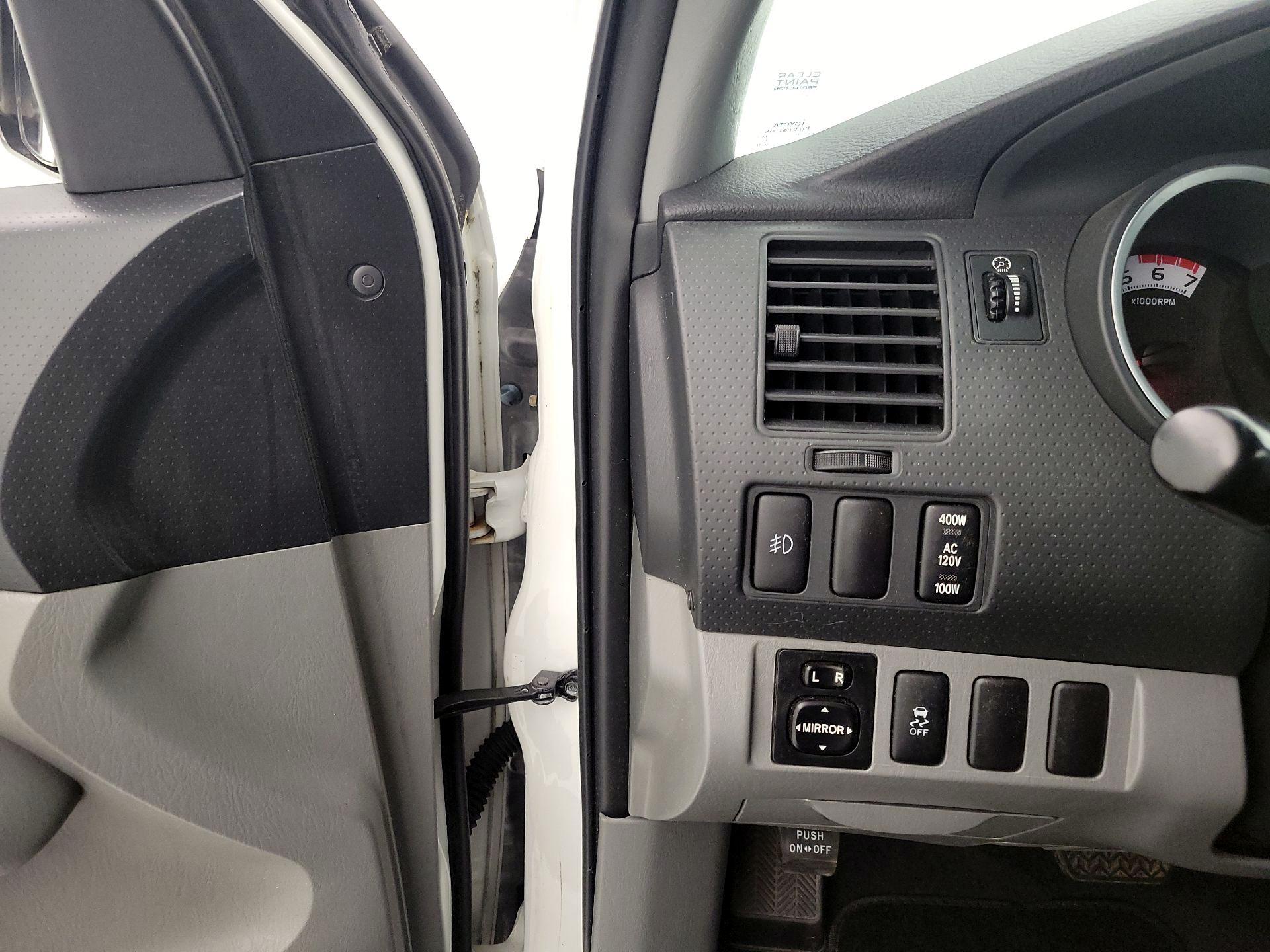 Thumbnail: 2015 Toyota Tacoma - 13