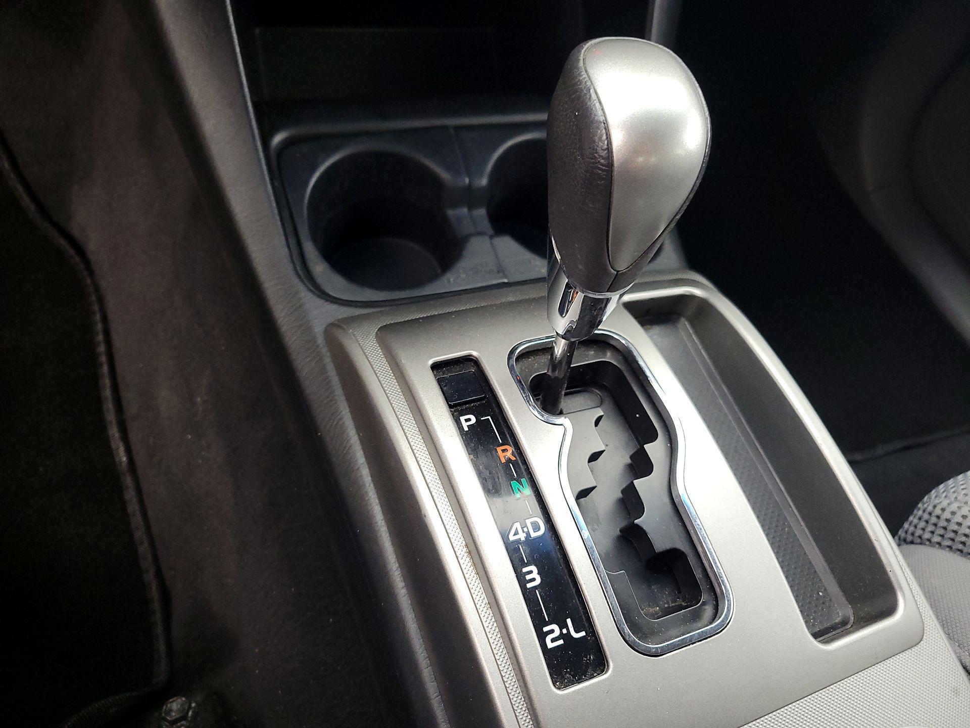 Thumbnail: 2015 Toyota Tacoma - 17
