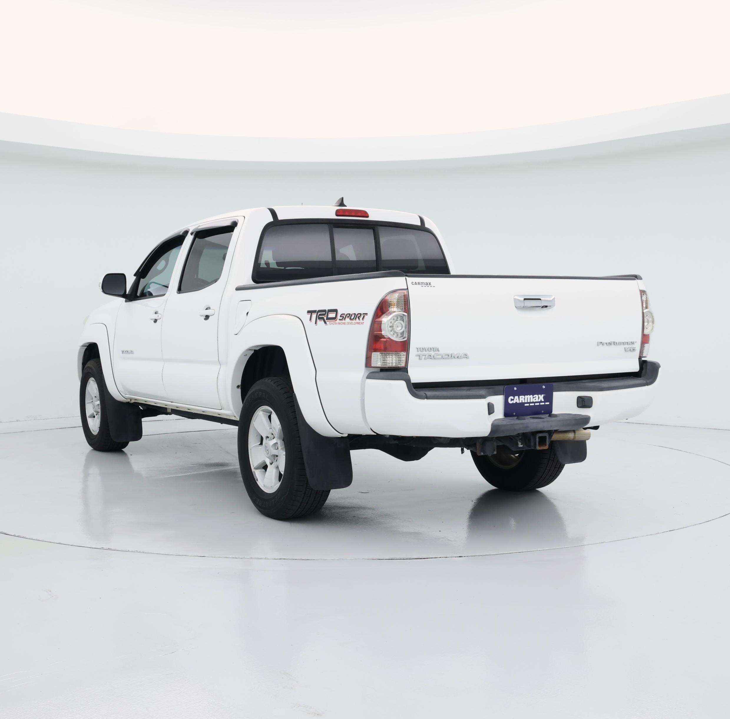 Thumbnail: 2015 Toyota Tacoma - 2