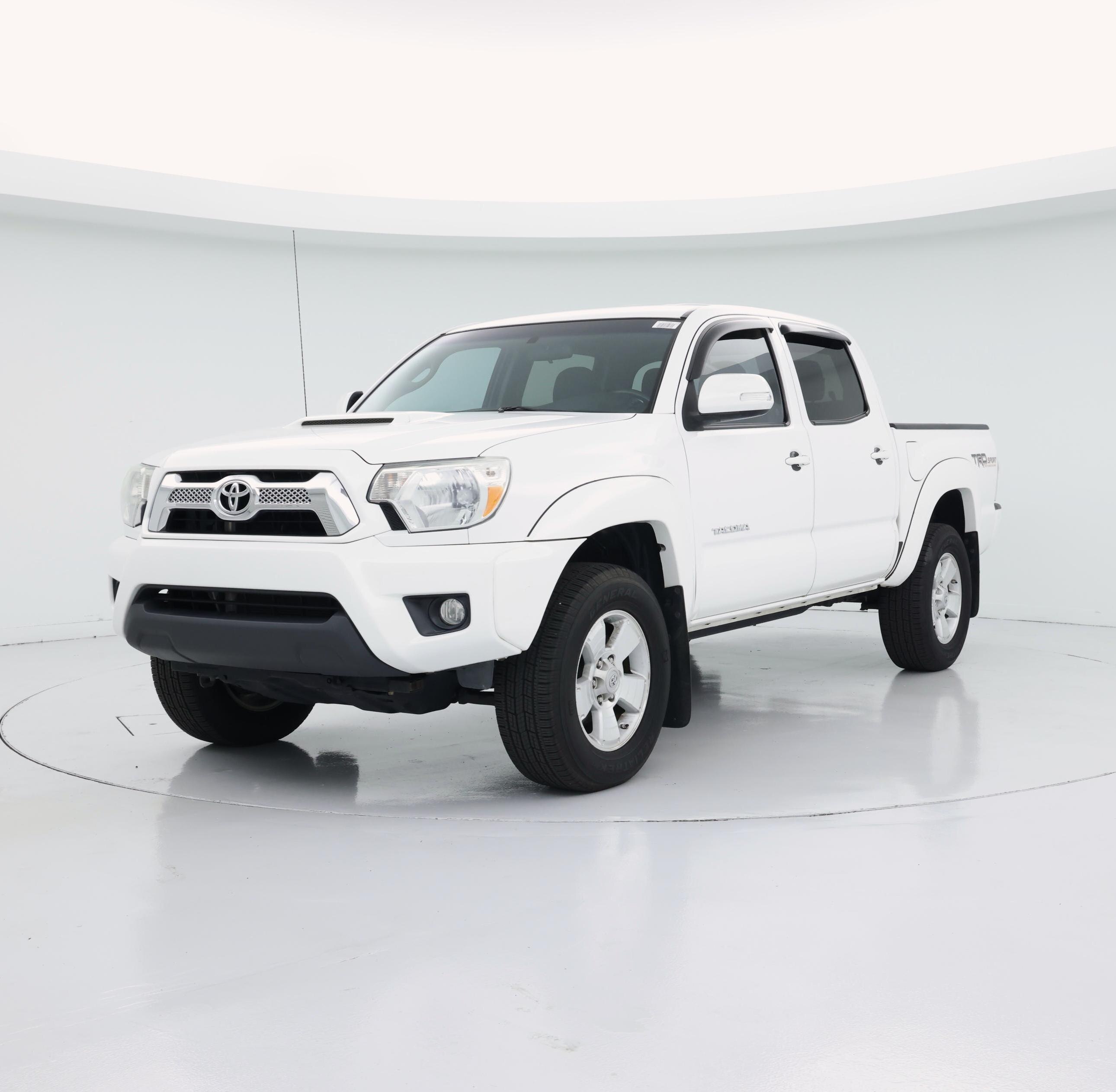 Thumbnail: 2015 Toyota Tacoma - 4