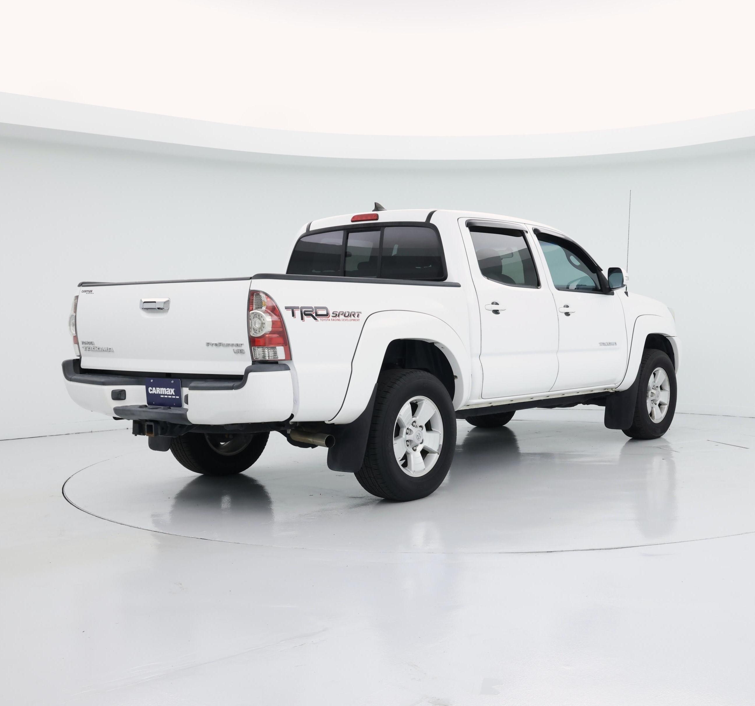 Thumbnail: 2015 Toyota Tacoma - 8