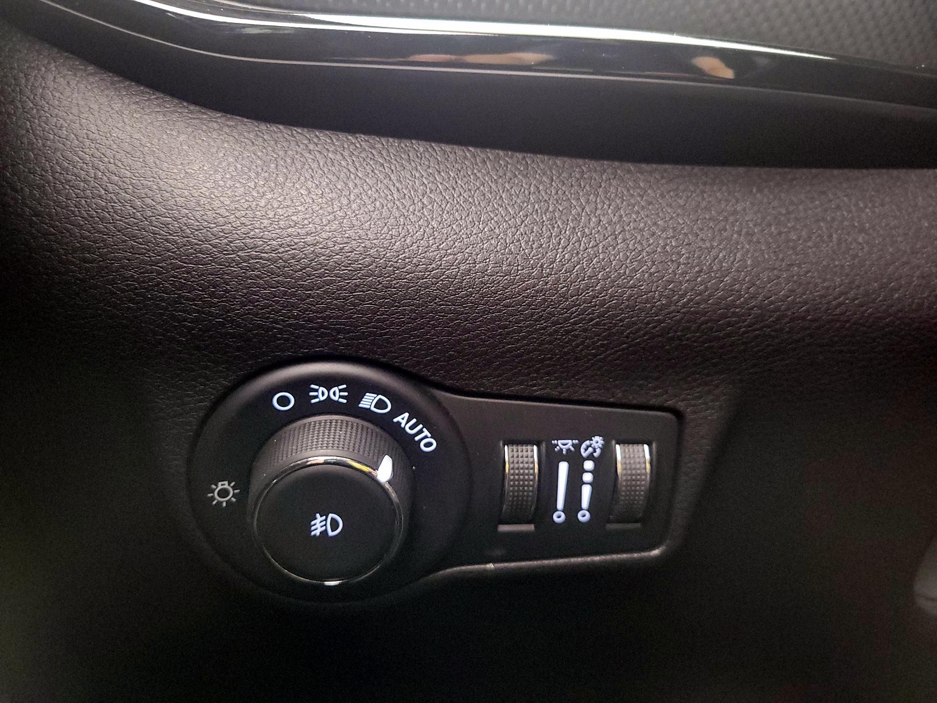 Thumbnail: 2025 Jeep Compass - 13