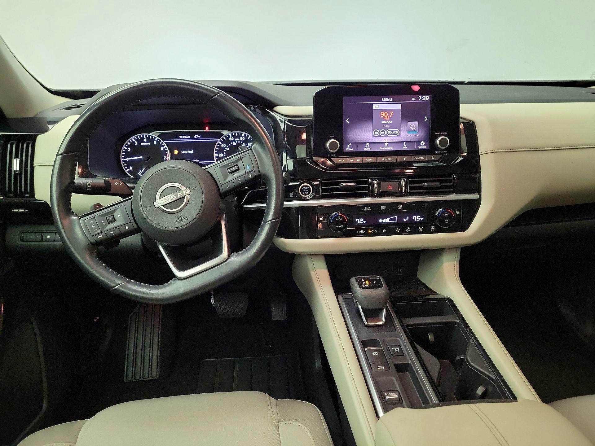 Thumbnail: 2022 Nissan Pathfinder - 10