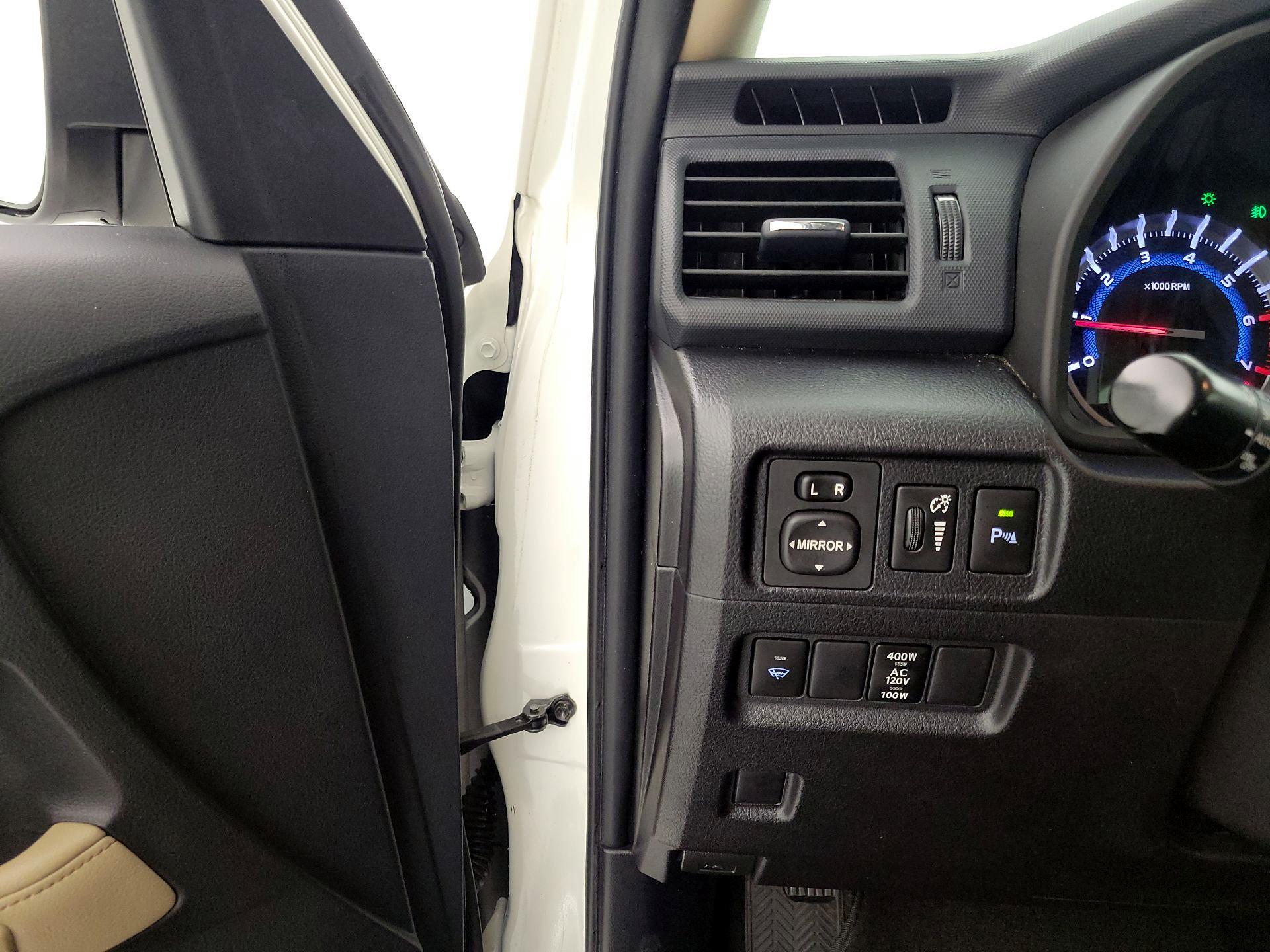 Thumbnail: 2014 Toyota 4Runner - 13